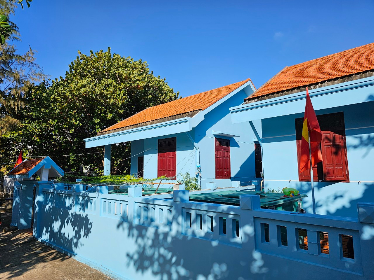 Những ngôi nhà xanh mướt vườn rau tại đảo Trường Sa. Những ngôi nhà xanh mướt vườn rau tại đảo Trường Sa.