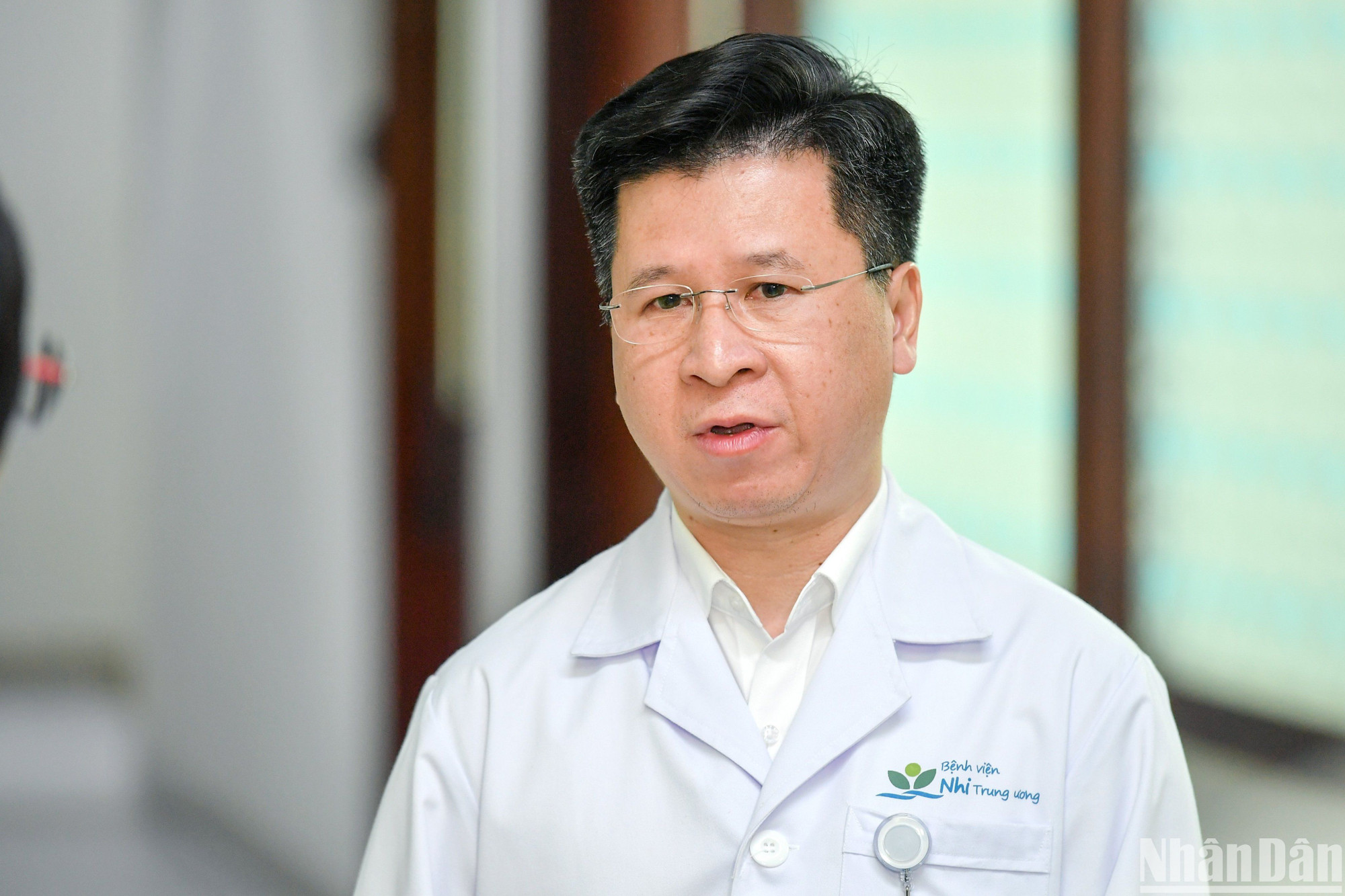 Tiến sĩ, bác sĩ Cao Việt Tùng, Phó Giám đốc Bệnh viện Nhi Trung ương chia sẻ về thành tựu phẫu thuật tim ít xâm lấn tại bệnh viện. Tiến sĩ, bác sĩ Cao Việt Tùng, Phó Giám đốc Bệnh viện Nhi Trung ương chia sẻ về thành tựu phẫu thuật tim ít xâm lấn tại bệnh viện.