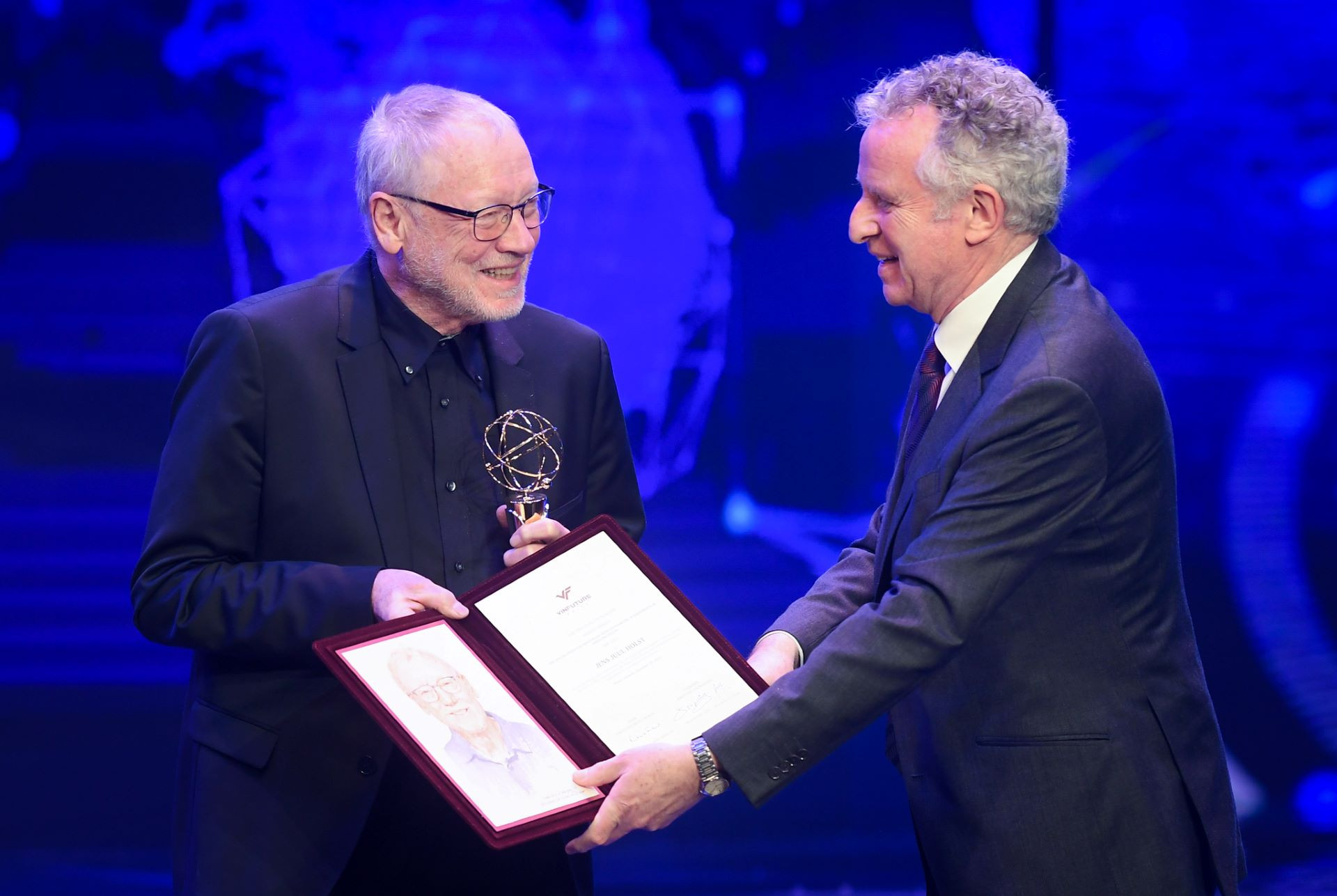 Giáo sư Holst đánh giá cao tầm quan trọng của Giải thưởng VinFuture trong kết nối trí tuệ toàn cầu.