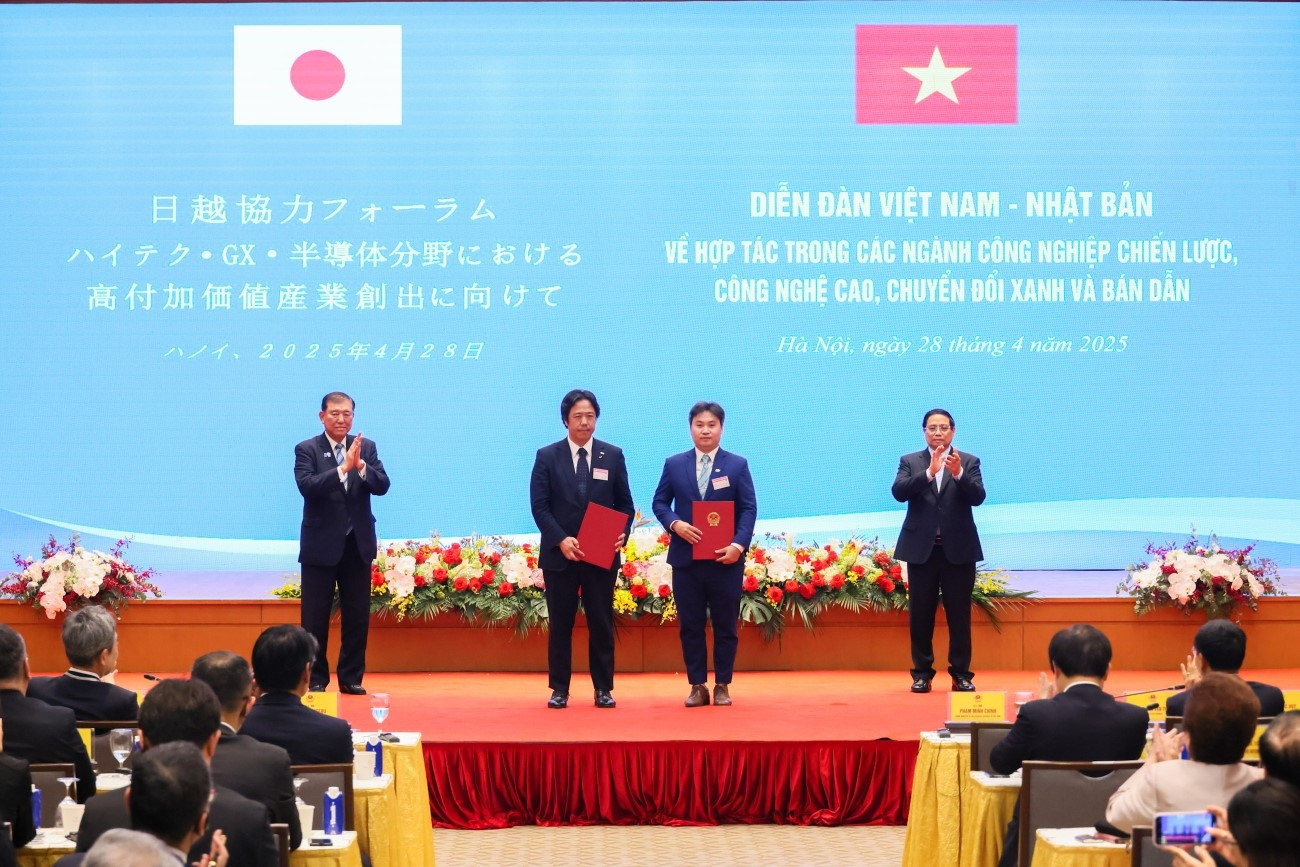 FPT ký kết thỏa thuận hợp tác chiến lược với các tập đoàn công nghệ hàng đầu Nhật Bản tại ”Diễn đàn hợp tác Việt Nam-Nhật Bản về công nghệ cao, chuyển đổi xanh và chất bán dẫn”.