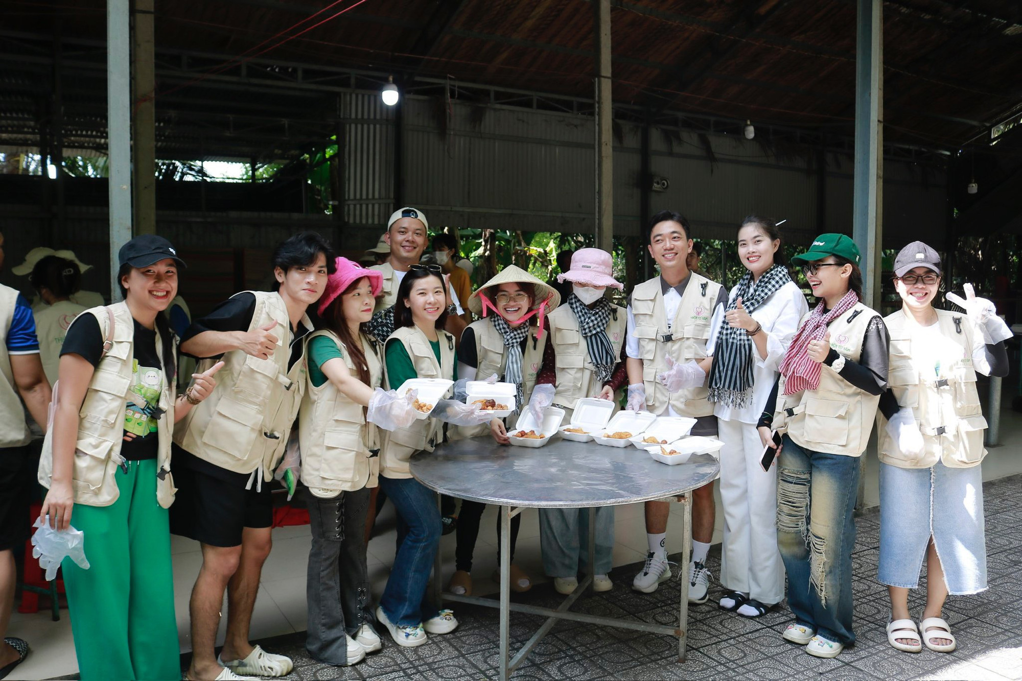 Nhóm Thiện Từ Tâm hiện có khoảng 4.000 người tham gia cùng hoạt động thiện nguyện. Nhóm Thiện Từ Tâm hiện có khoảng 4.000 người tham gia cùng hoạt động thiện nguyện.