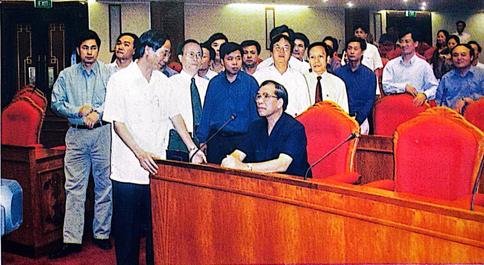 Đồng chí Tổng Bí thư Nông Đức Mạnh đến động viên Ban Quản lý và cán bộ VCC làm tư vấn xây dựng phòng họp Trung ương Đảng. Đồng chí Tổng Bí thư Nông Đức Mạnh đến động viên Ban Quản lý và cán bộ VCC làm tư vấn xây dựng phòng họp Trung ương Đảng.