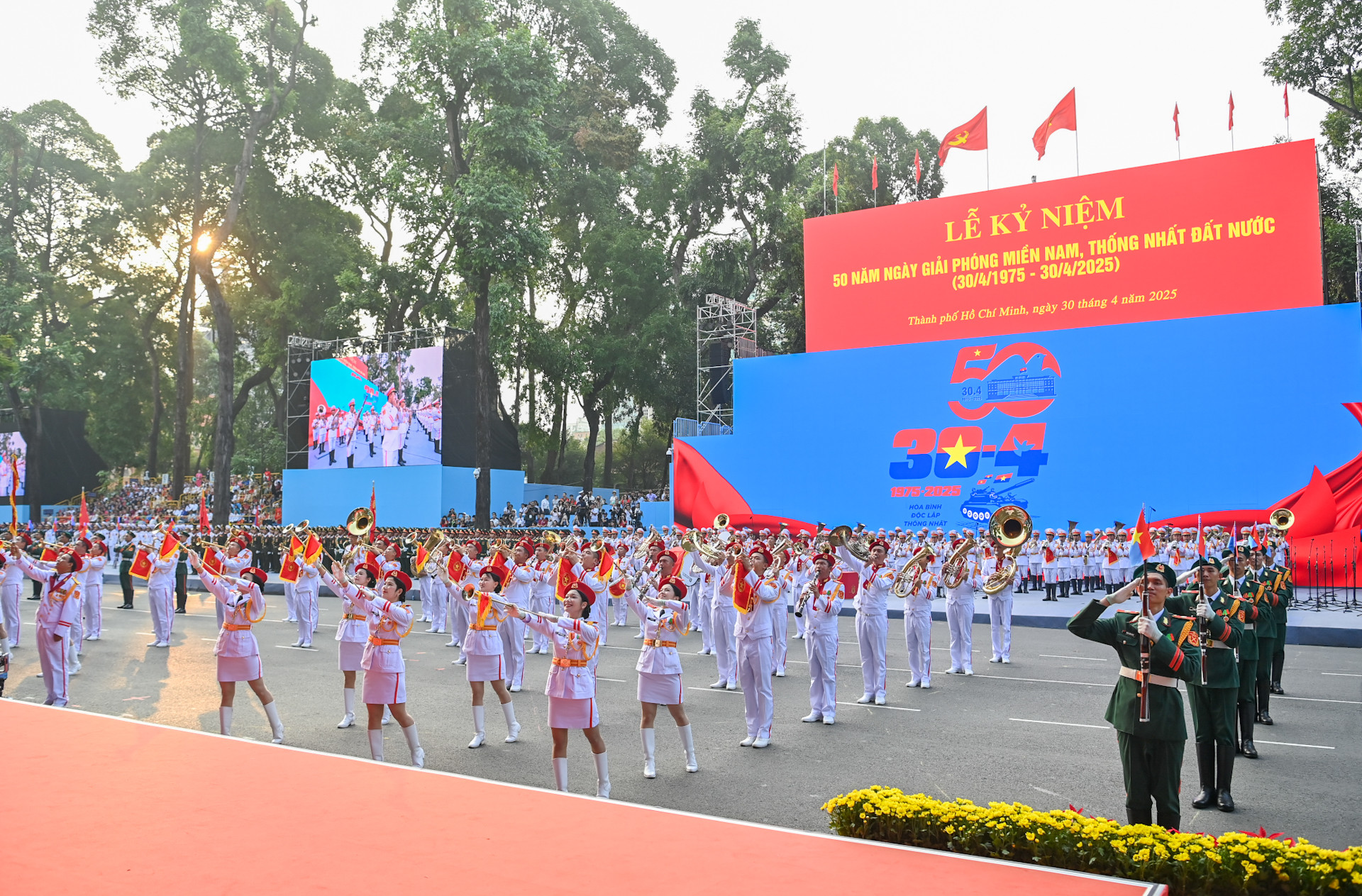 Lễ Kỷ niệm 50 năm Ngày Giải phóng miền nam, thống nhất đất nước ảnh 37 Lễ Kỷ niệm 50 năm Ngày Giải phóng miền nam, thống nhất đất nước ảnh 37