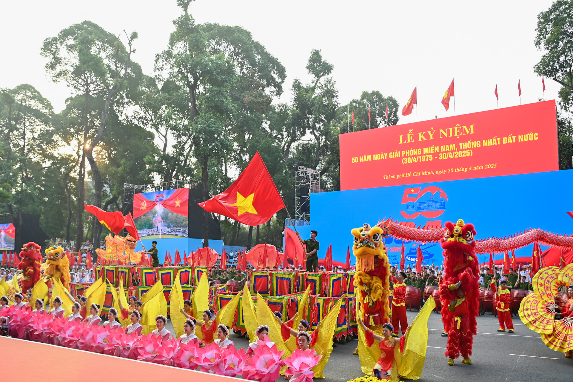 Lễ Kỷ niệm 50 năm Ngày Giải phóng miền nam, thống nhất đất nước ảnh 38 Lễ Kỷ niệm 50 năm Ngày Giải phóng miền nam, thống nhất đất nước ảnh 38