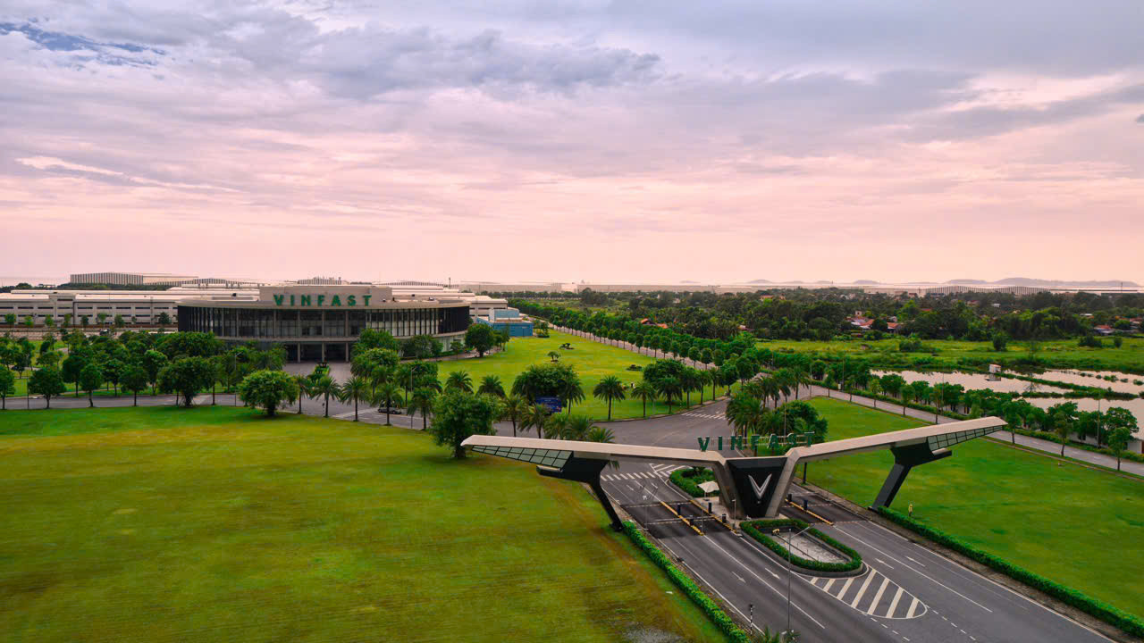 Khu tổ hợp sản xuất ô-tô, xe máy điện Vinfast hoàn thành. Khu tổ hợp sản xuất ô-tô, xe máy điện Vinfast hoàn thành.