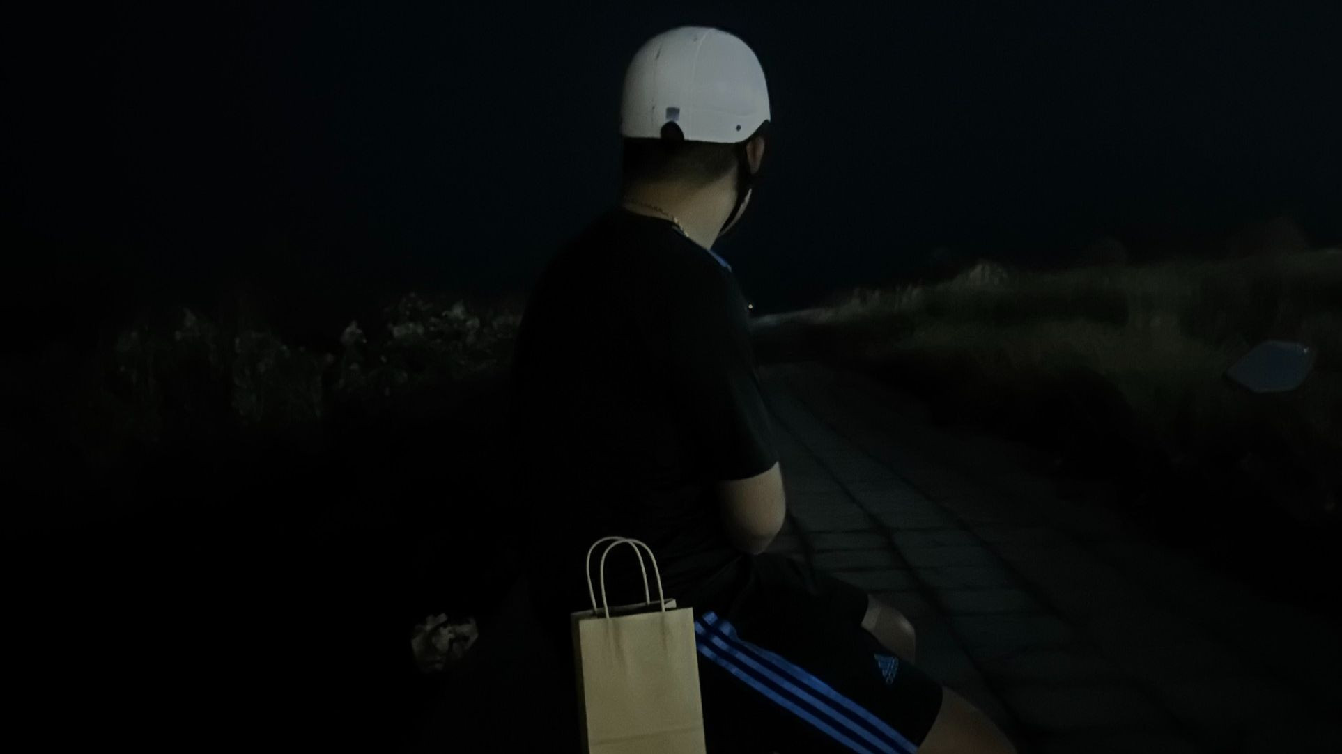 Một MSM tại chợ tình ở khu lấn biển Rạch Giá được Tùng tiếp cận tối 24/7.