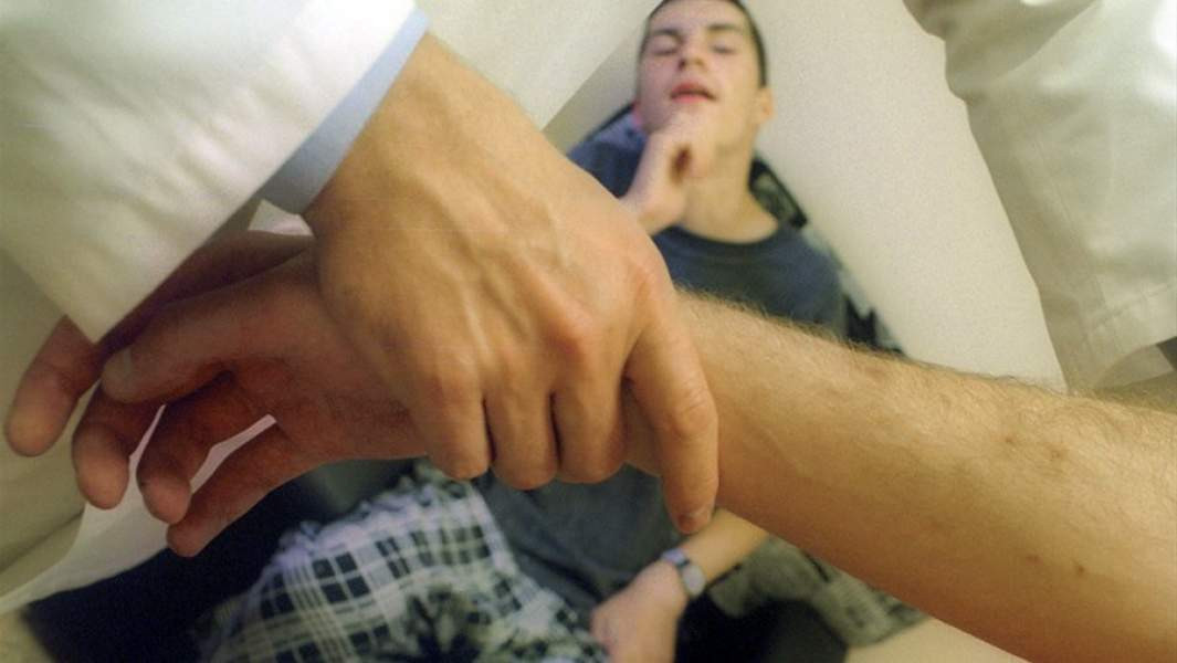 Bệnh tật dày vò những đứa con nghiện ngập. Bệnh tật dày vò những đứa con nghiện ngập.