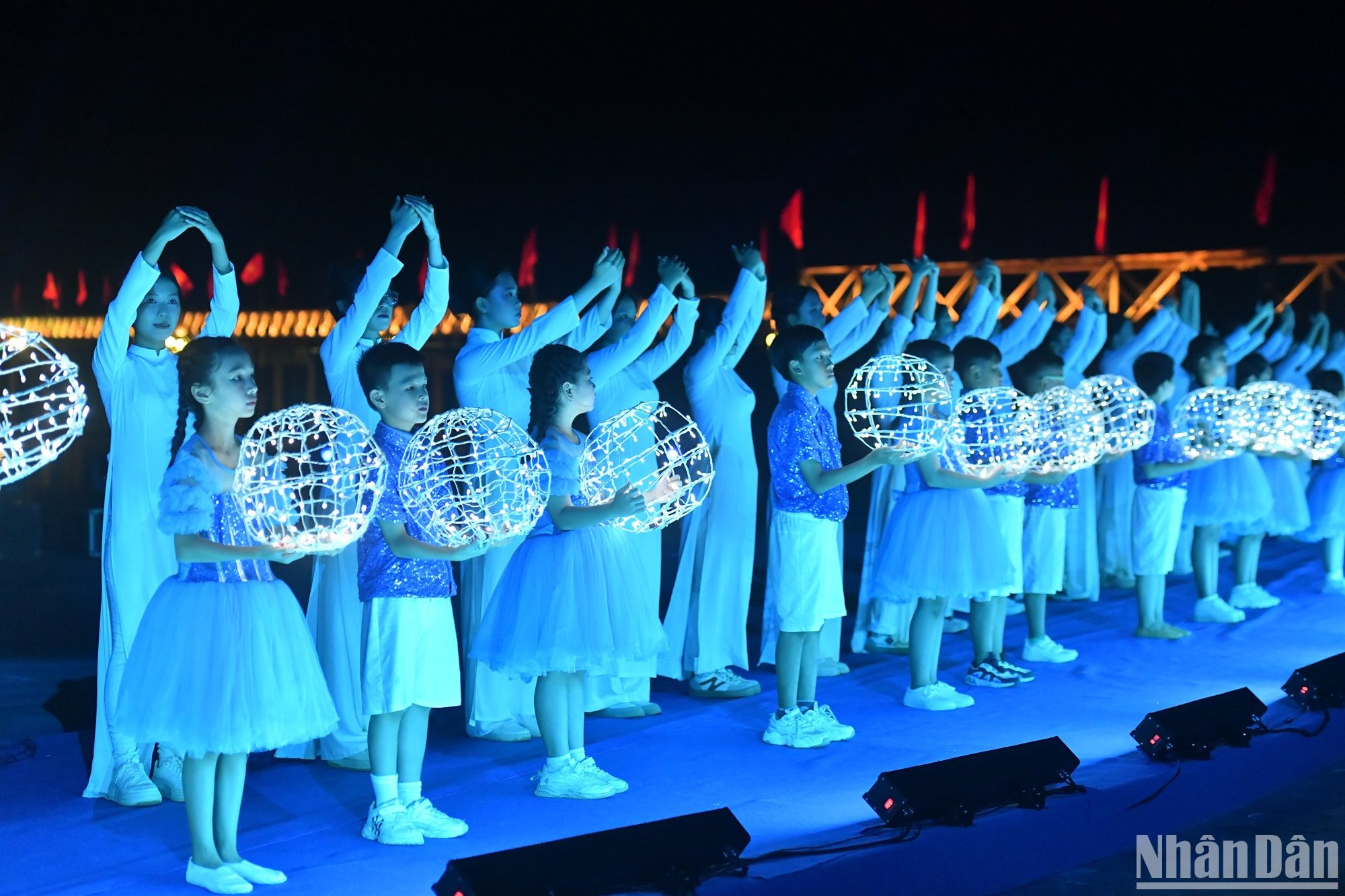 Lễ hội Vì hòa bình năm 2024 được tổ chức nhằm mục đích tôn vinh giá trị của hòa bình, kêu gọi mọi người chung tay đấu tranh, gìn giữ, xây dựng cuộc sống hòa bình, thịnh vượng, bền vững cho quê hương, đất nước và nhân loại; tưởng niệm, tri ân các Anh hùng liệt sĩ đã anh dũng hy sinh vì sự trường tồn của Tổ quốc; tưởng niệm các nạn nhân chiến tranh, những mất mát đau thương do chiến tranh gây ra. Đạo diễn Đặng Lê Minh Trí chia sẻ, Lễ hội Vì hòa bình 2024 muốn lan tỏa thông điệp của người Việt Nam là luôn yêu chuộng hòa bình, sẵn sàng vì Tổ quốc, sẵn sàng hy sinh tuổi xuân hoa lửa vì độc lập, tự do.