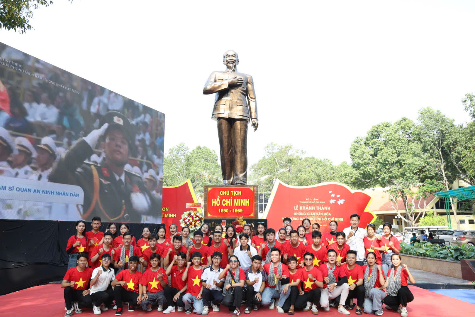 Lễ Kỷ niệm 50 năm Ngày Giải phóng miền nam, thống nhất đất nước ảnh 243 Lễ Kỷ niệm 50 năm Ngày Giải phóng miền nam, thống nhất đất nước ảnh 243