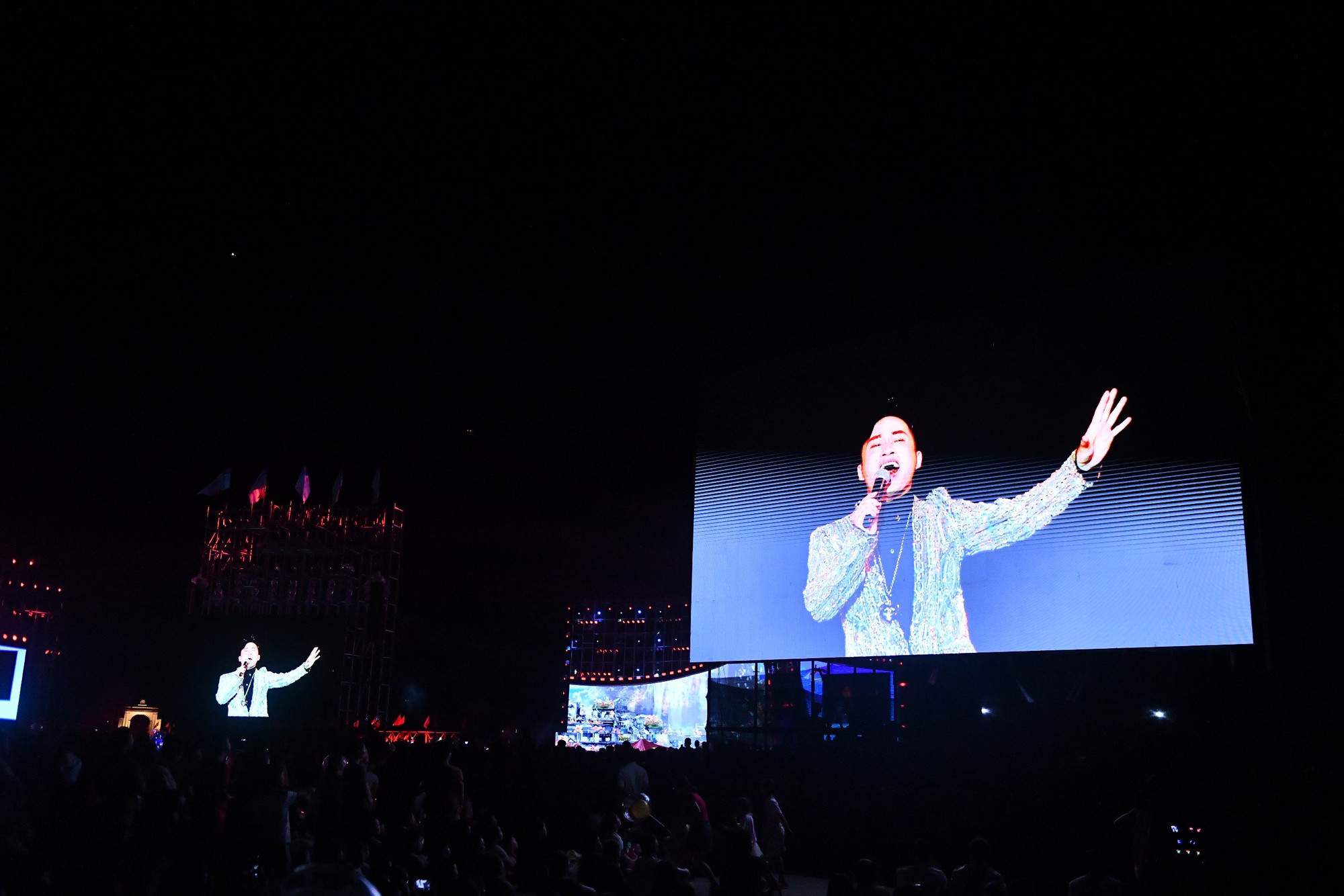 Vùng “đất lửa” Quảng Trị một thời bị chiến tranh tàn phá đến hoang tàn giờ đang vươn mình mạnh mẽ, khẳng định sức sống mới với khát vọng và ý chí đưa Quảng Trị ngày một phát triển đi lên.