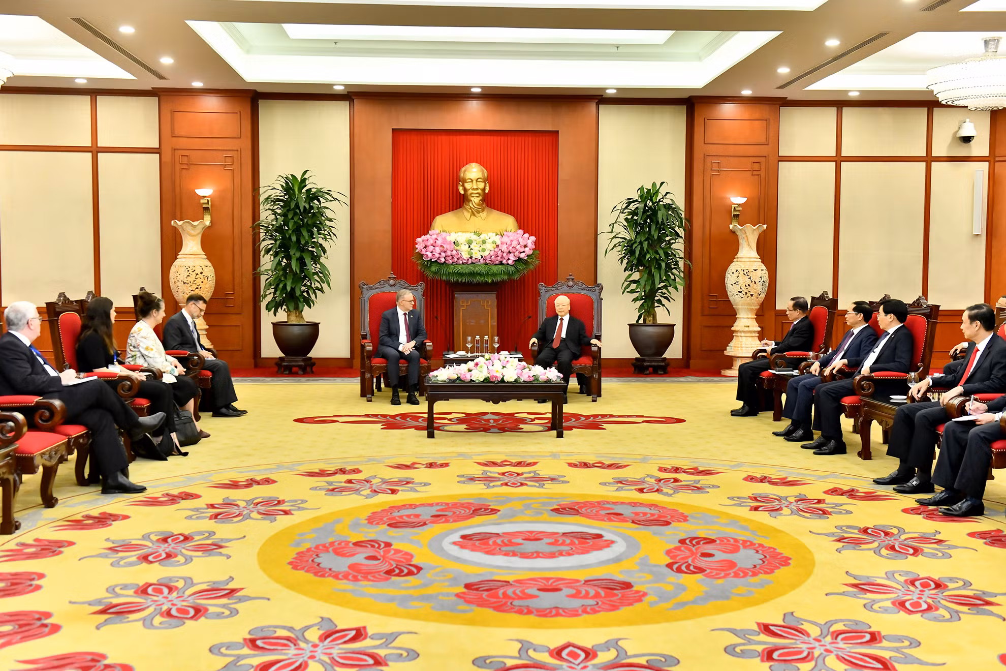 Quang cảnh buổi tiếp Thủ tướng Australia Anthony Albanese tại Trụ sở Trung ương Đảng.