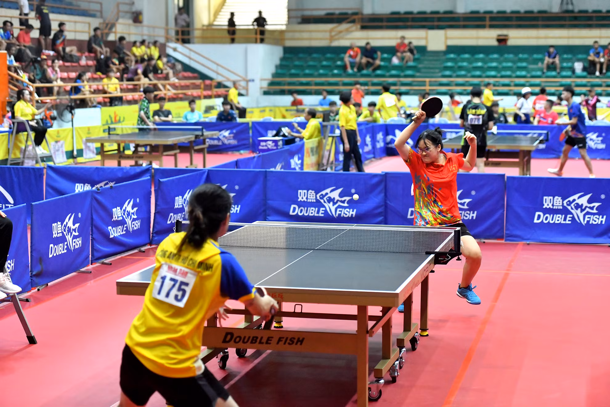 Nội dung đồng đội nữ giữa đội Hải Phòng và đội Công an Thành phố Hồ Chí Minh.