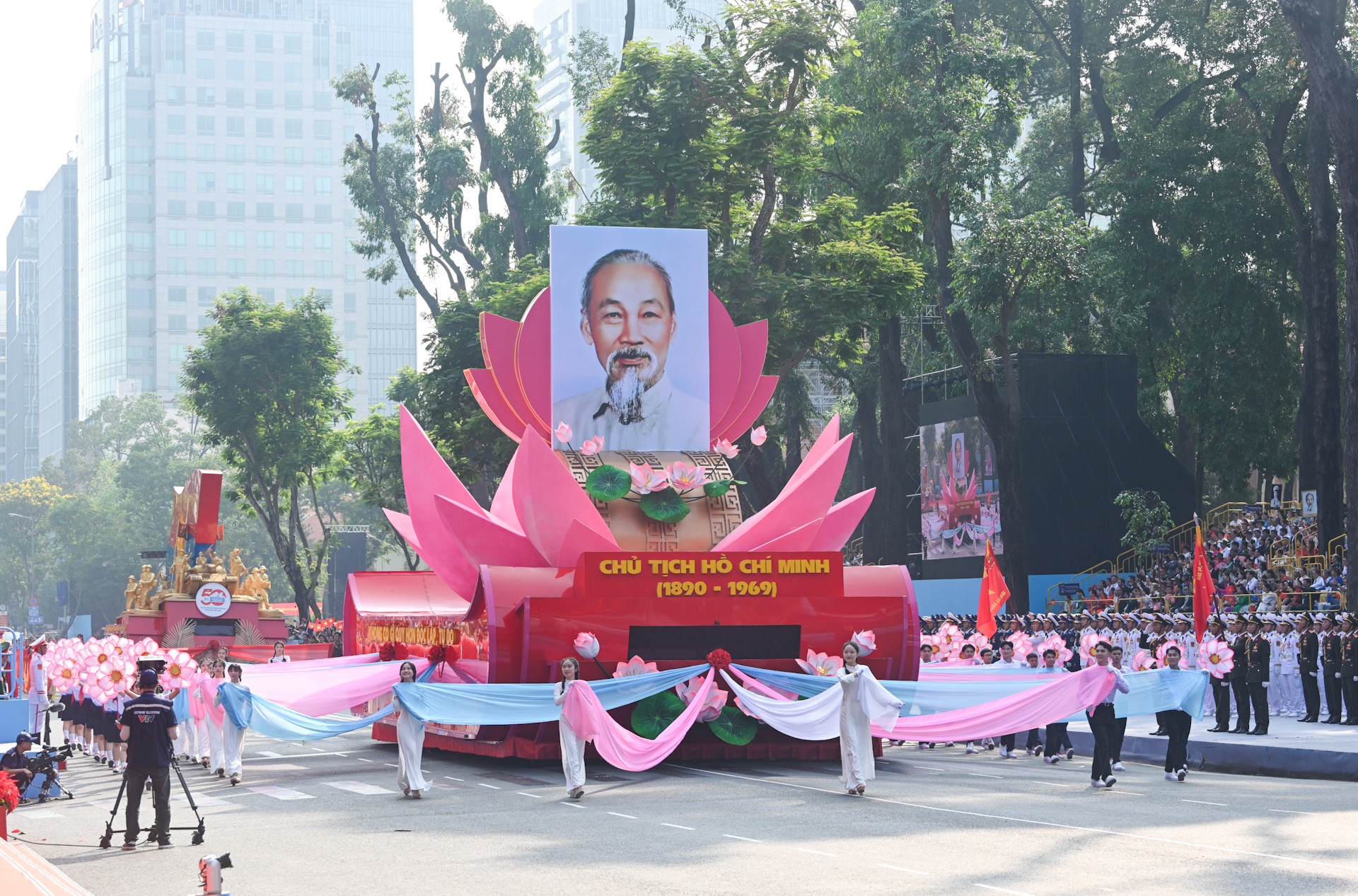 Lễ Kỷ niệm 50 năm Ngày Giải phóng miền nam, thống nhất đất nước ảnh 132 Lễ Kỷ niệm 50 năm Ngày Giải phóng miền nam, thống nhất đất nước ảnh 132