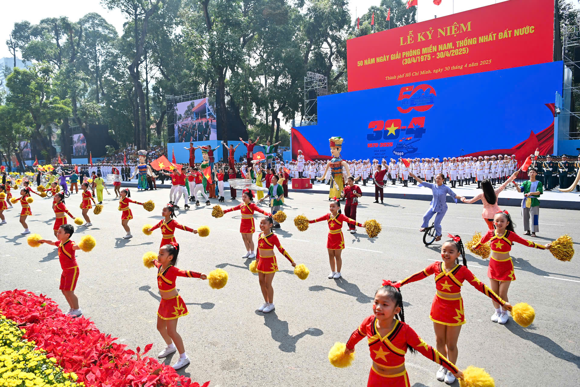 Lễ Kỷ niệm 50 năm Ngày Giải phóng miền nam, thống nhất đất nước ảnh 232 Lễ Kỷ niệm 50 năm Ngày Giải phóng miền nam, thống nhất đất nước ảnh 232