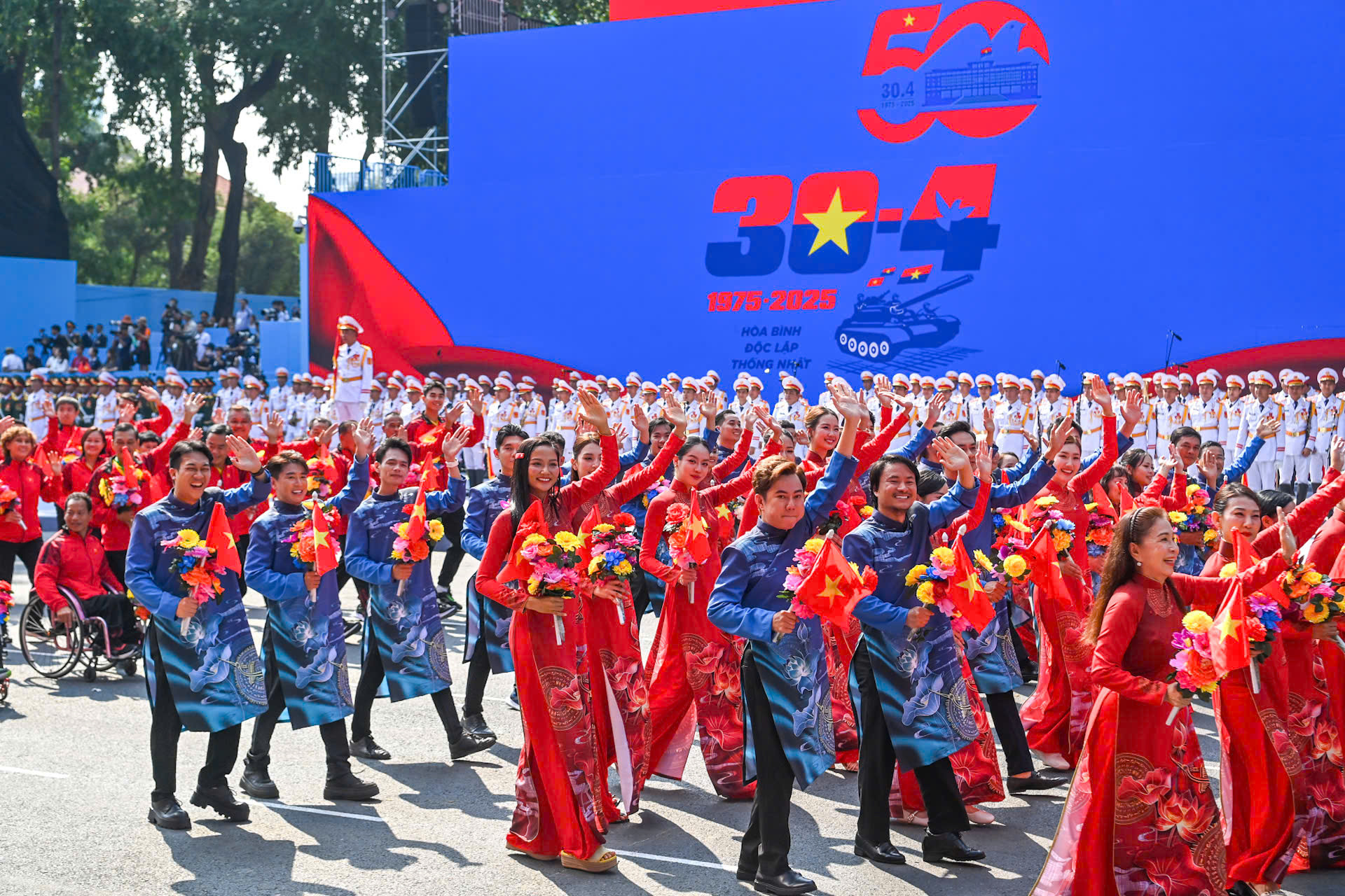 Lễ Kỷ niệm 50 năm Ngày Giải phóng miền nam, thống nhất đất nước ảnh 233 Lễ Kỷ niệm 50 năm Ngày Giải phóng miền nam, thống nhất đất nước ảnh 233