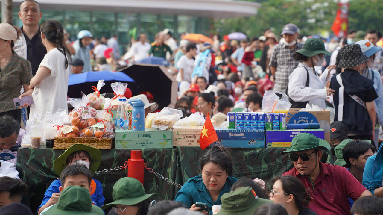 Lễ Kỷ niệm 50 năm Ngày Giải phóng miền nam, thống nhất đất nước ảnh 249 Lễ Kỷ niệm 50 năm Ngày Giải phóng miền nam, thống nhất đất nước ảnh 249