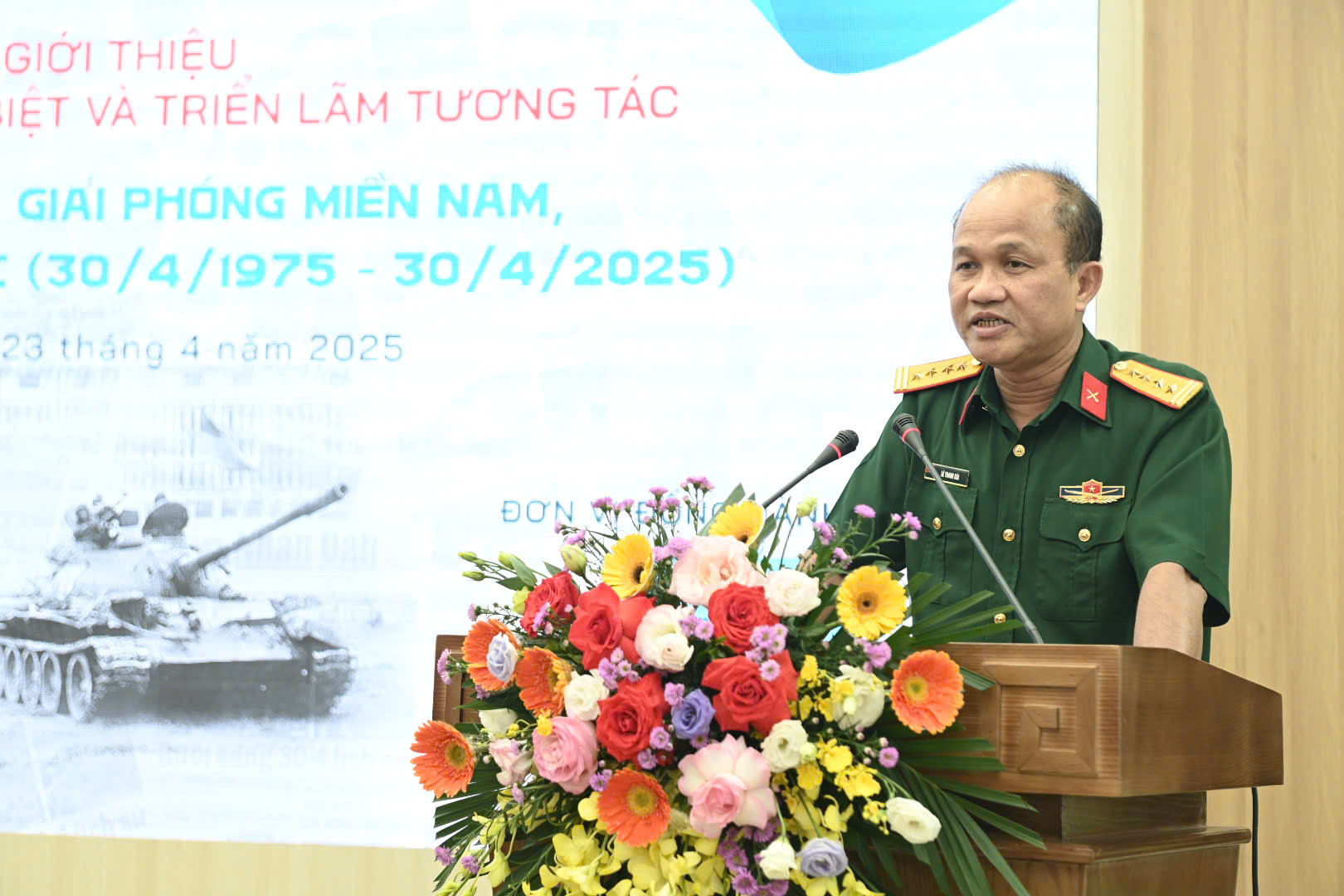 Đại tá, Tiến sĩ Lê Thanh Bài phát biểu.