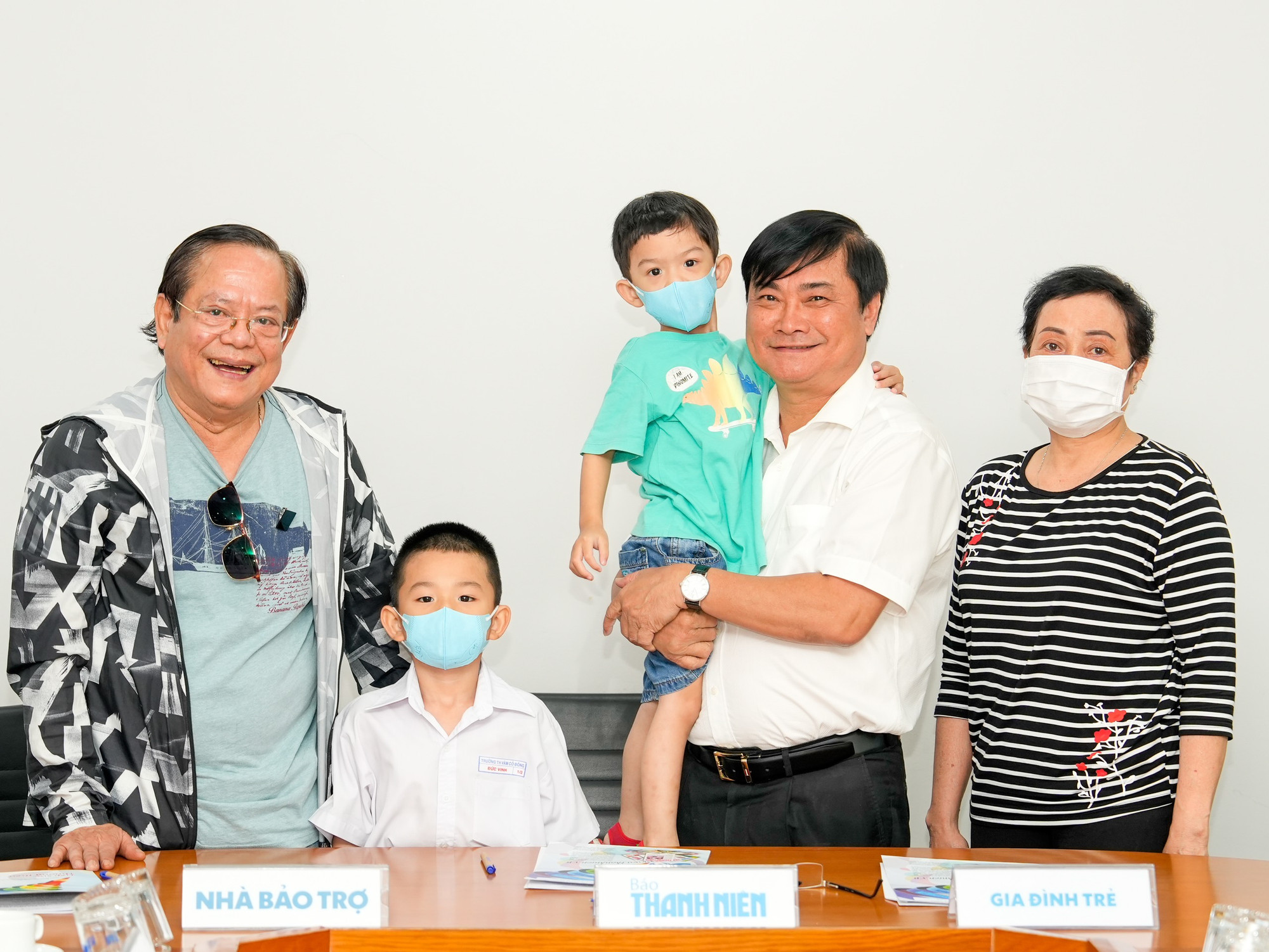 Báo Thanh Niên đã tổ chức lễ ký thỏa thuận bảo trợ giữa Báo Thanh Niên - Gia đình 10 trẻ và Quỹ từ thiện Trúc Thanh.