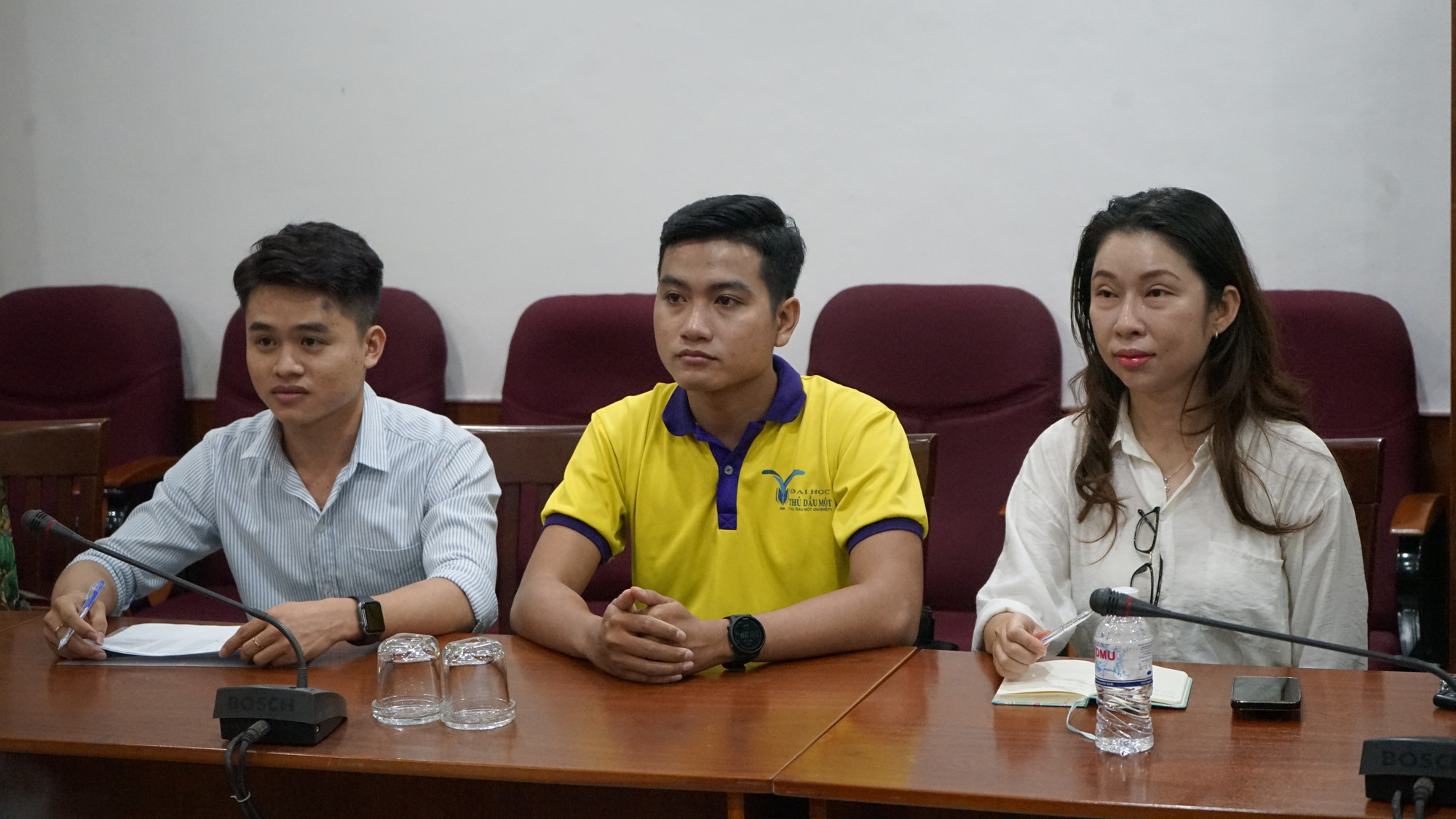 Các cán bộ của Trường đại học Thủ Dầu Một chia sẻ về công tác triển khai Phòng điều trị PrEP tại trường.