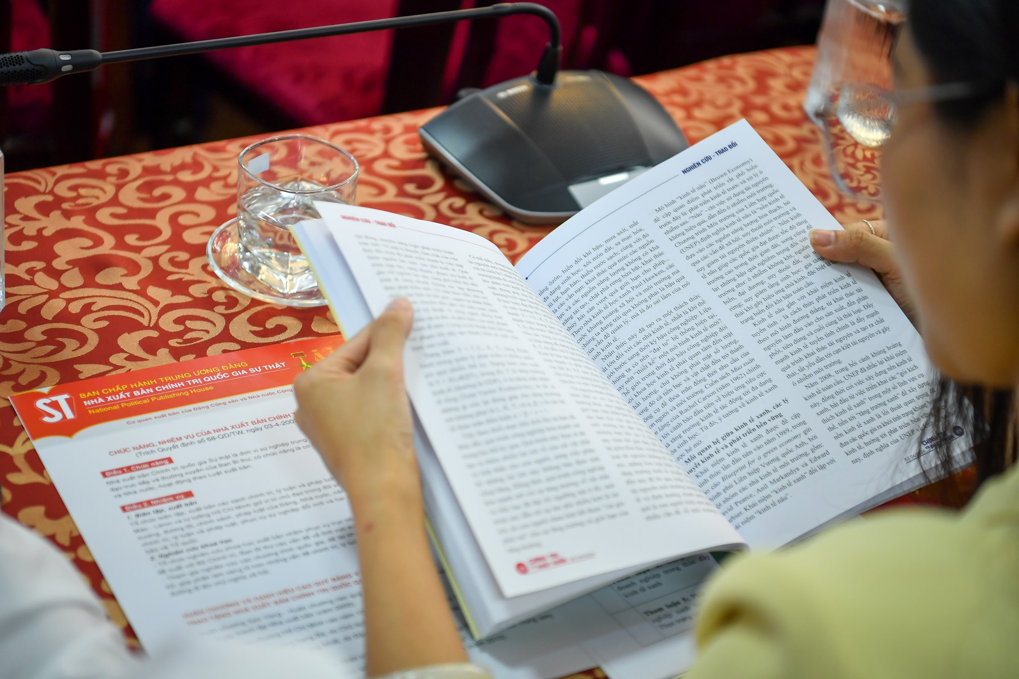 Ban Tổ chức hội thảo lựa chọn 90 tham luận tiêu biểu đưa vào kỷ yếu "Phát triển kinh tế xanh: Lý luận và thực tiễn".