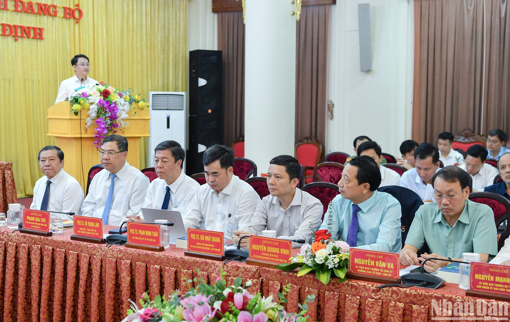 Các đại biểu tham dự hội thảo.