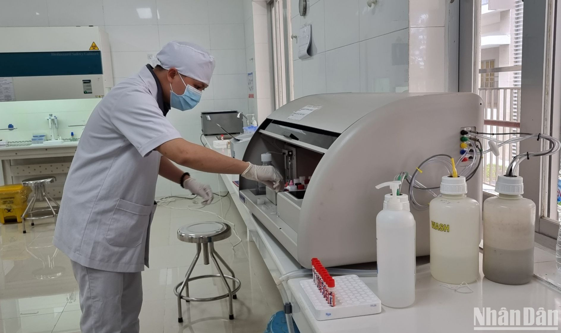 Các tỉnh đã có những cơ sở triển khai xét nghiệm khẳng định và đưa bệnh nhân vào điều trị trong ngày.