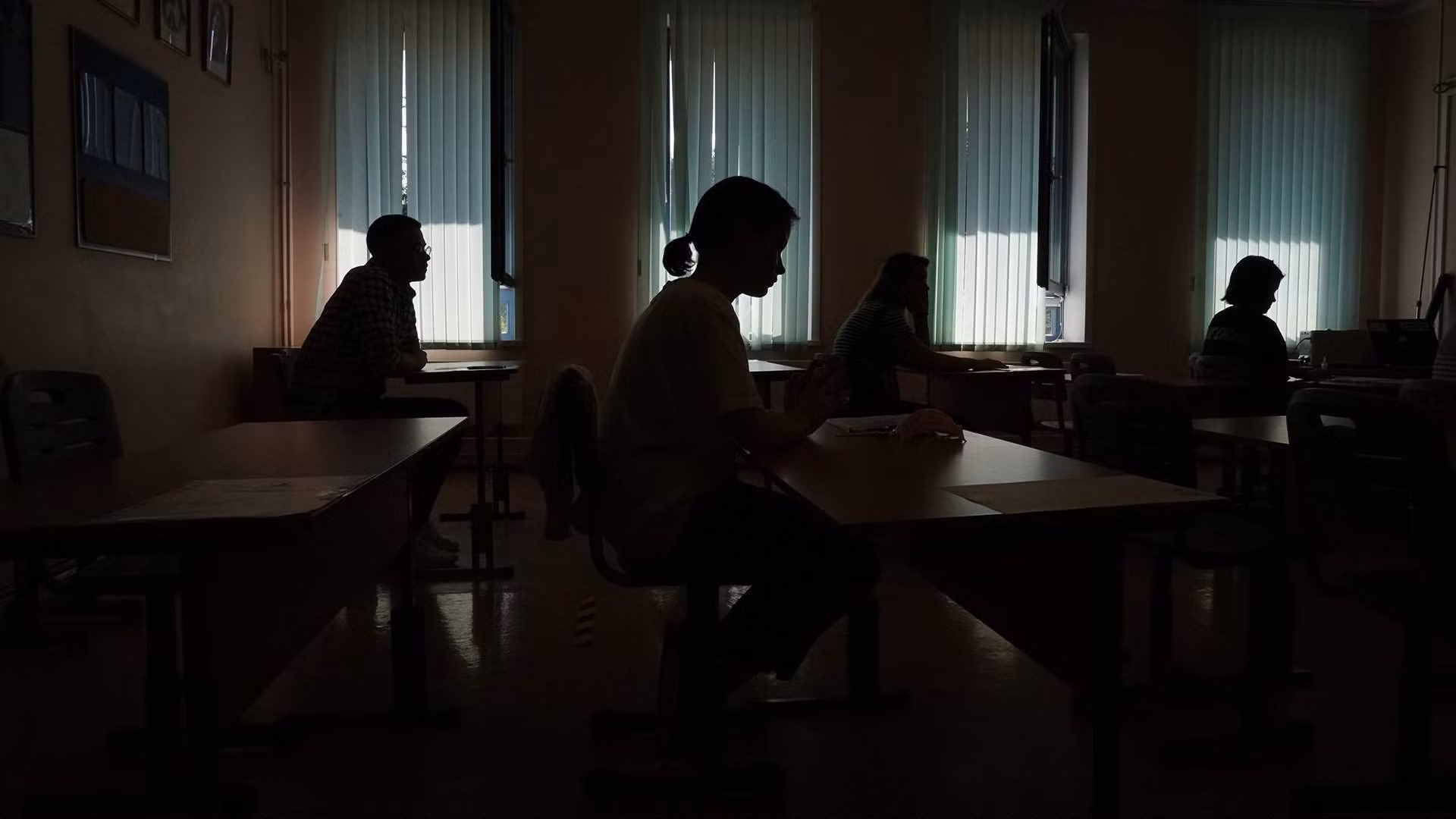 Vai trò của gia đình và nhà trường rất quan trọng trong việc bảo vệ trẻ em trước ma túy.