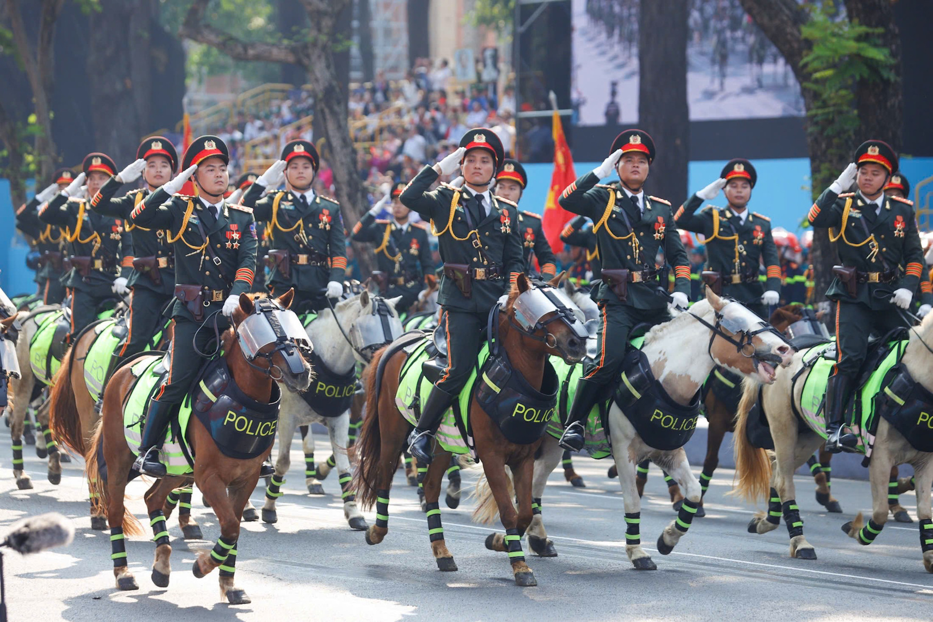 Lễ Kỷ niệm 50 năm Ngày Giải phóng miền nam, thống nhất đất nước ảnh 212 Lễ Kỷ niệm 50 năm Ngày Giải phóng miền nam, thống nhất đất nước ảnh 212