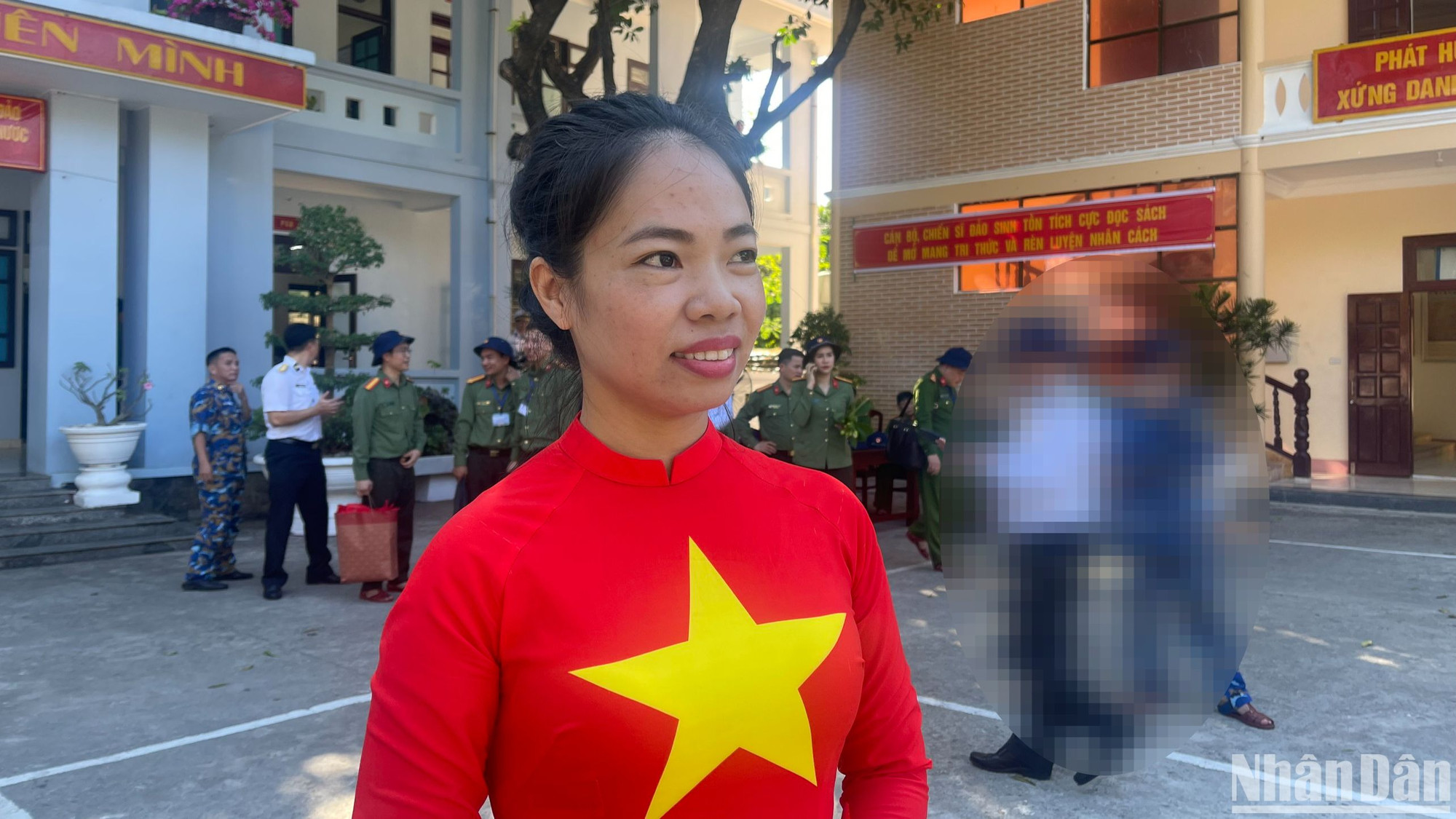 Chị Huyền tâm sự: “Đảo Sinh Tồn là ngôi nhà thứ 2 của tôi”. Chị Huyền tâm sự: “Đảo Sinh Tồn là ngôi nhà thứ 2 của tôi”.