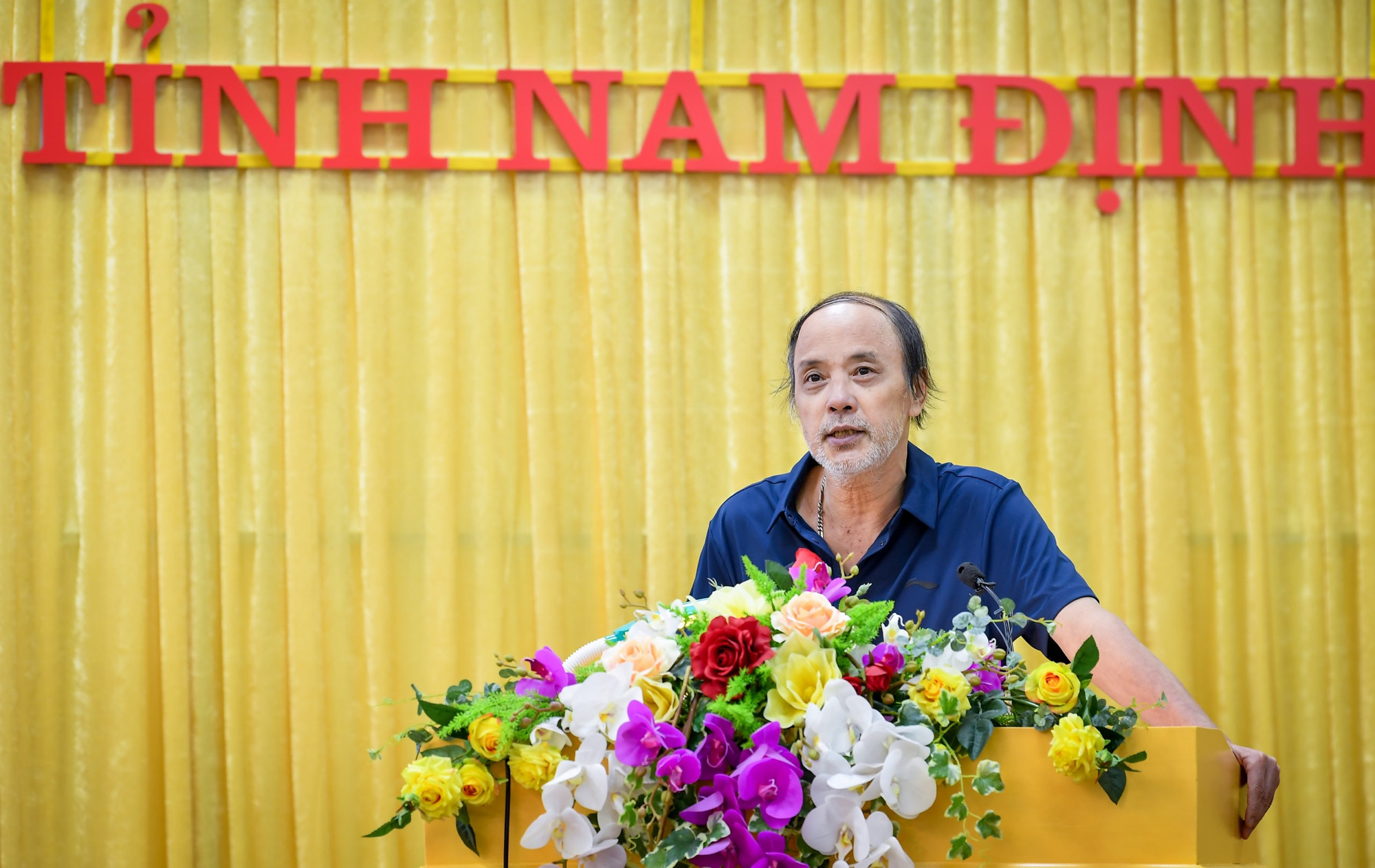 Tiến sĩ Doãn Công Khánh, chuyên gia kinh tế tham luận về "Phát triển công nghiệp phát thải carbon thấp: Cơ hội, thách thức và giải pháp".