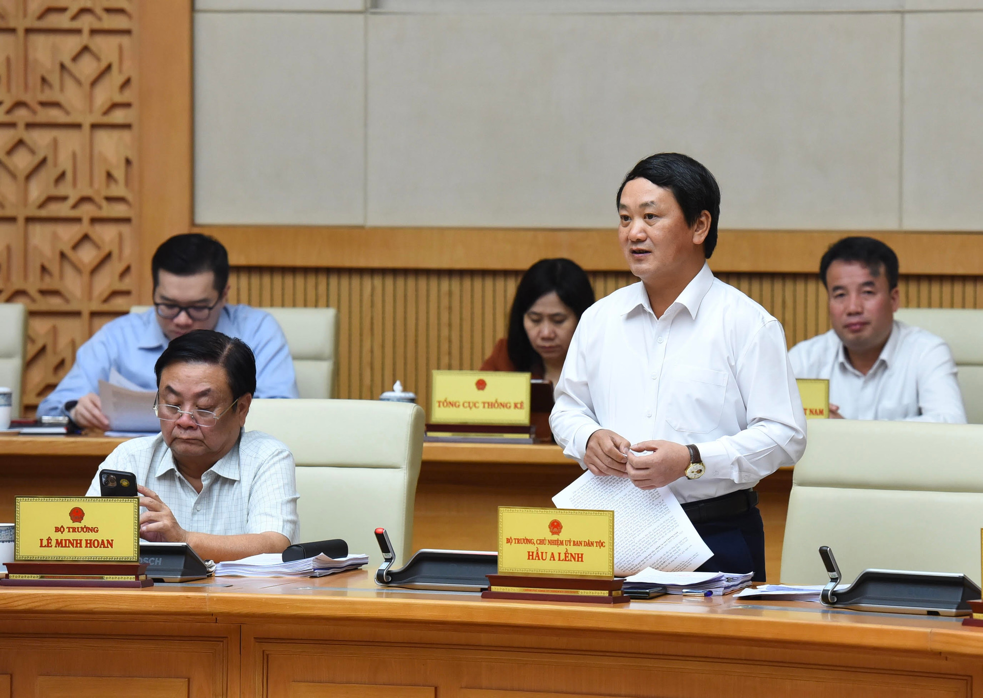 Bộ trưởng, Chủ nhiệm uỷ ban dân tộc Hầu A Lềnh phát biểu.