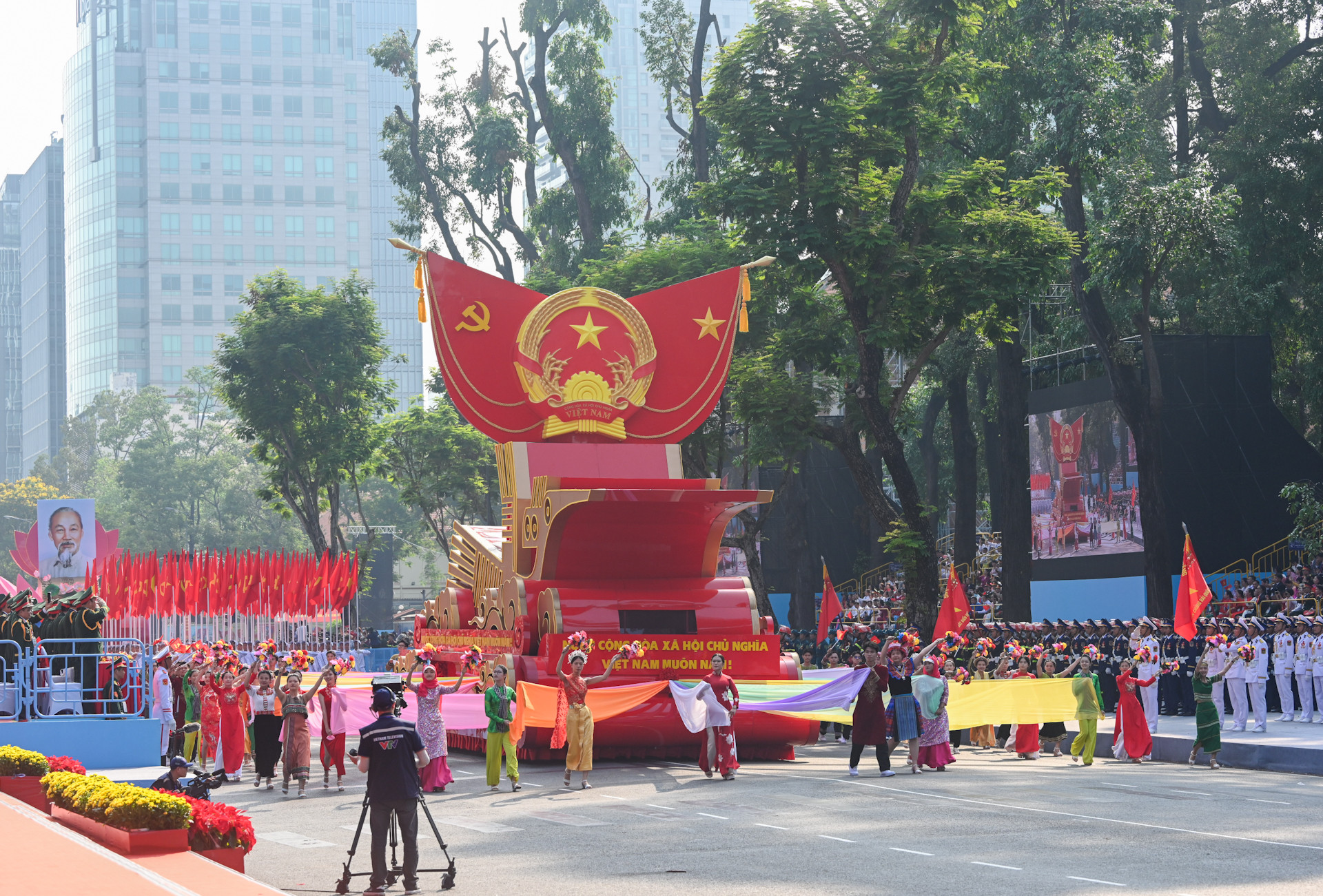 Lễ Kỷ niệm 50 năm Ngày Giải phóng miền nam, thống nhất đất nước ảnh 135 Lễ Kỷ niệm 50 năm Ngày Giải phóng miền nam, thống nhất đất nước ảnh 135