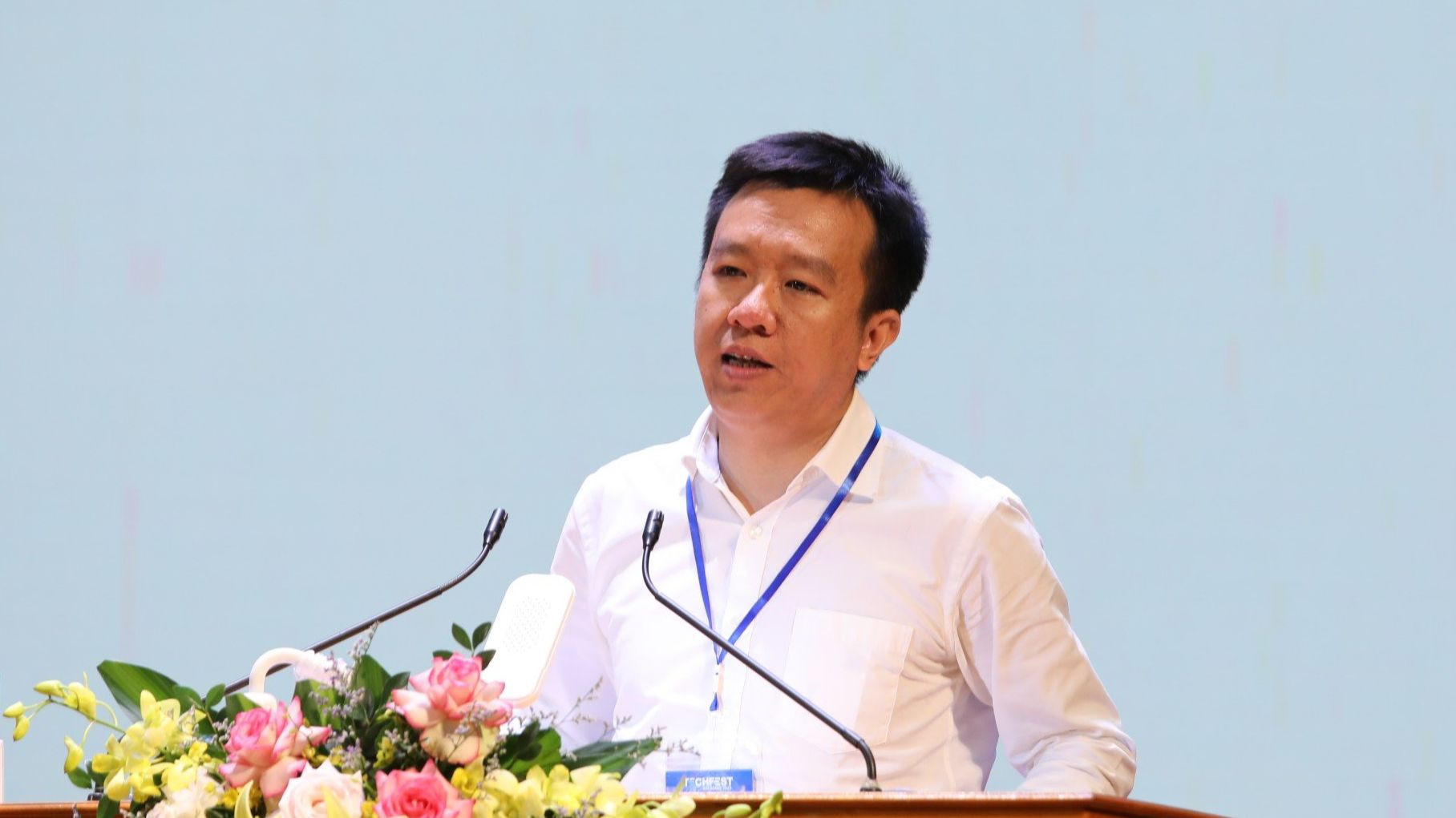 Phó Giáo sư, Tiến sĩ Nguyễn Trần Thuật (Phó Giám đốc Trung tâm Nano và Năng lượng, Đại học Khoa học Tự nhiên, Đại học Quốc gia Hà Nội).