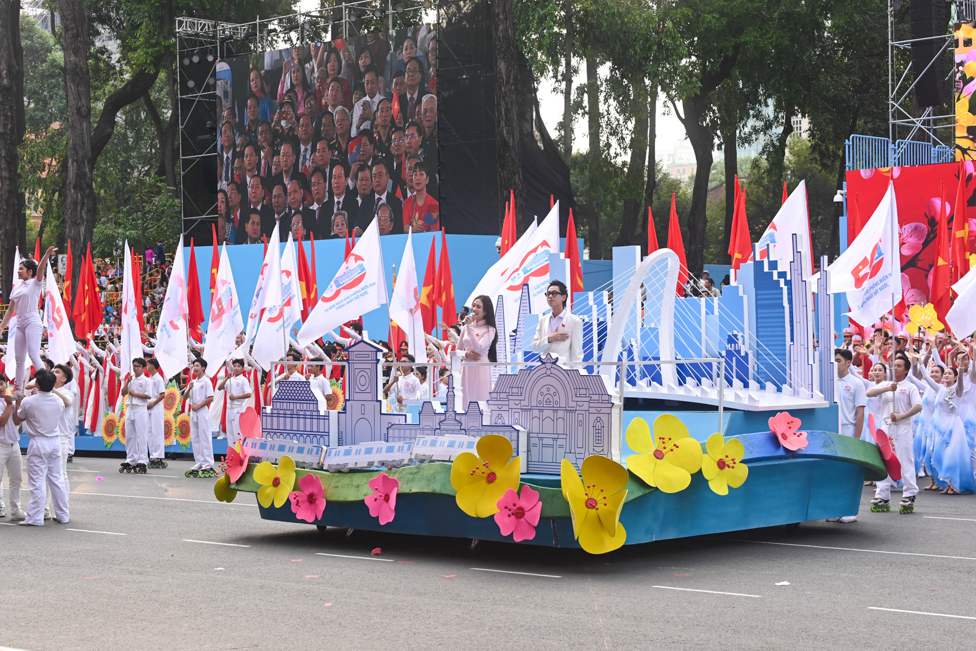 Lễ Kỷ niệm 50 năm Ngày Giải phóng miền nam, thống nhất đất nước ảnh 41 Lễ Kỷ niệm 50 năm Ngày Giải phóng miền nam, thống nhất đất nước ảnh 41