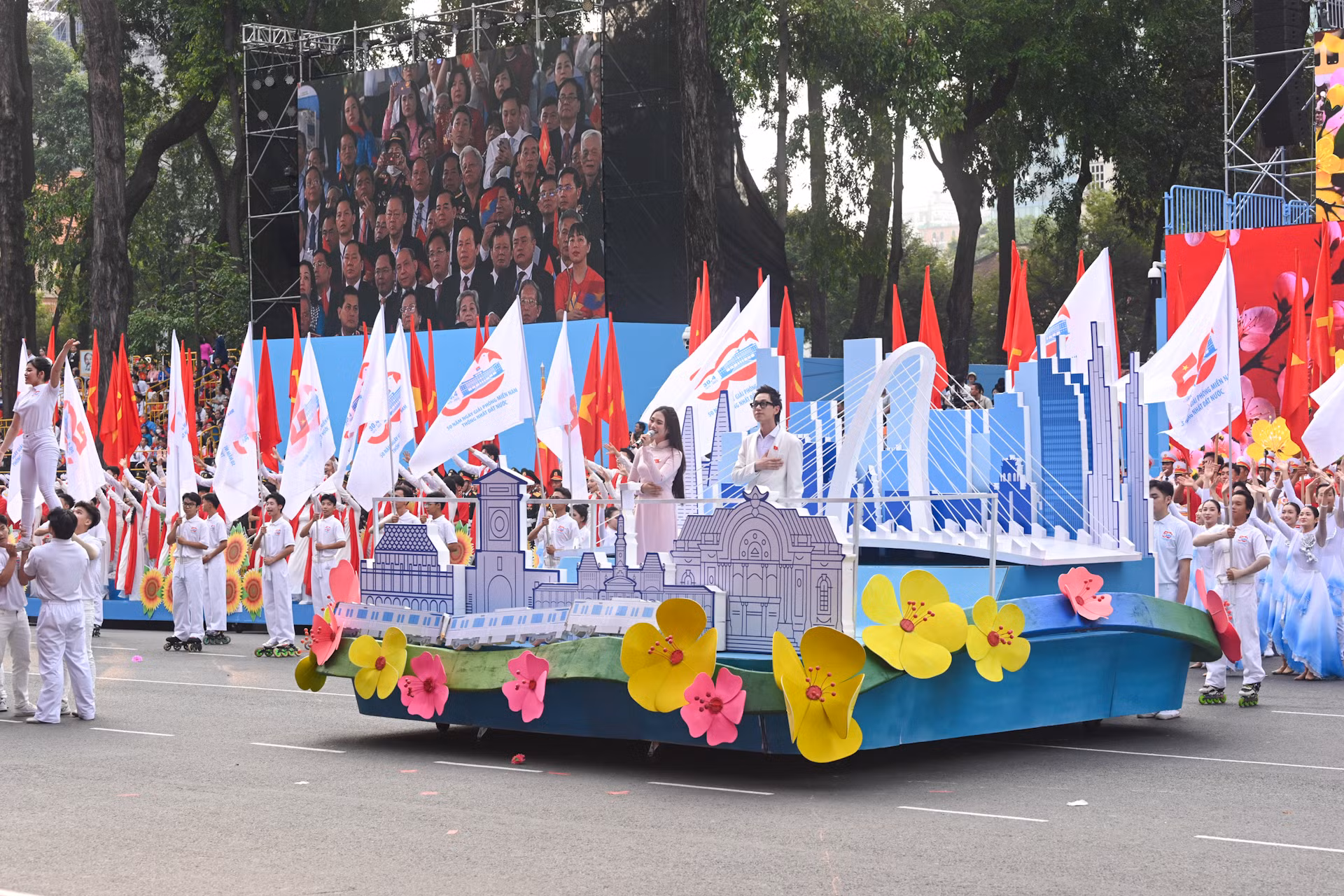 Lễ Kỷ niệm 50 năm Ngày Giải phóng miền nam, thống nhất đất nước ảnh 41