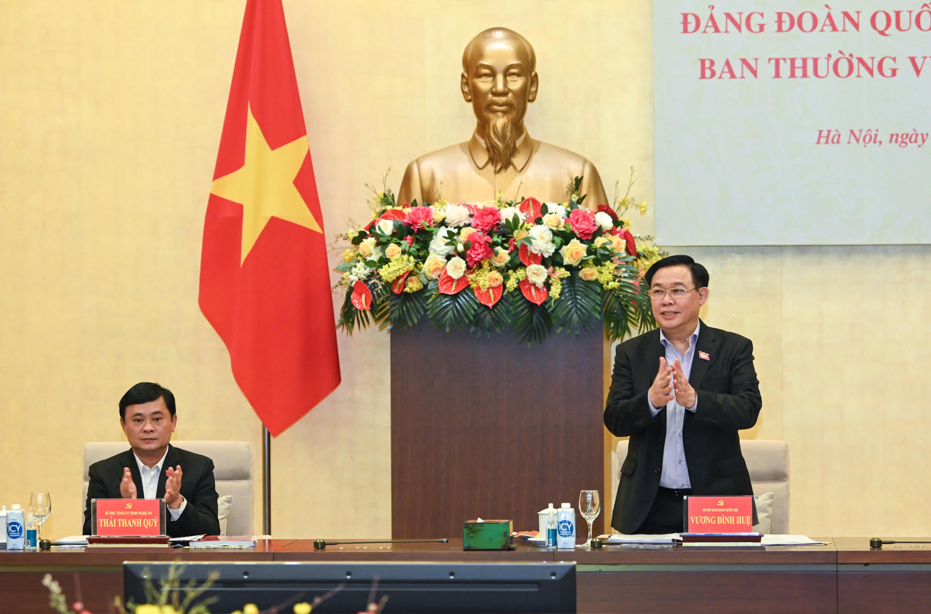 Chủ tịch Quốc hội Vương Đình Huệ chủ trì buổi làm việc giữa Đảng đoàn Quốc hội với Ban Thường vụ Tỉnh ủy Nghệ An.