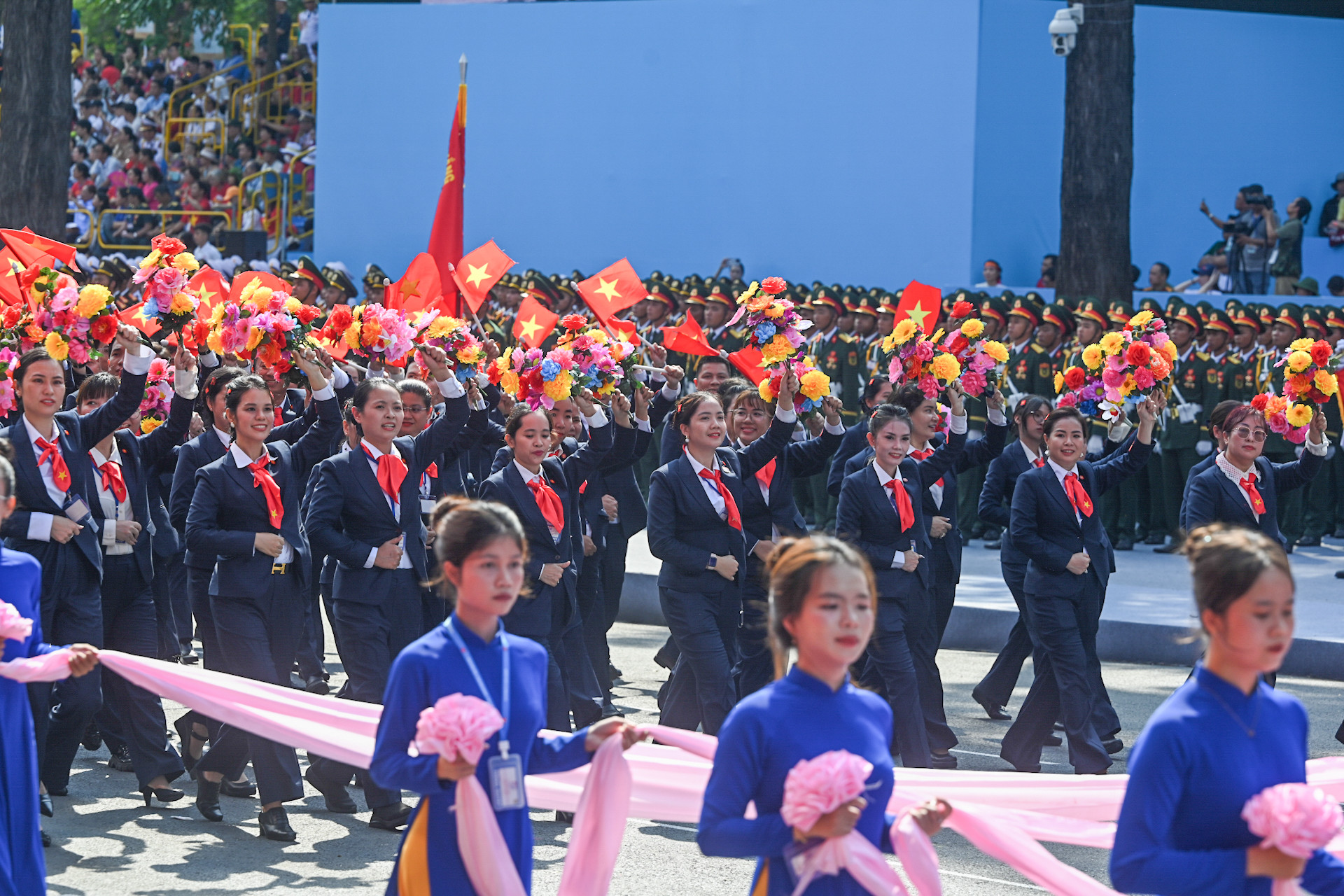 Lễ Kỷ niệm 50 năm Ngày Giải phóng miền nam, thống nhất đất nước ảnh 223 Lễ Kỷ niệm 50 năm Ngày Giải phóng miền nam, thống nhất đất nước ảnh 223