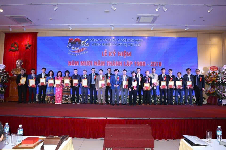 Các cán bộ chủ chốt VCC trong Lễ kỷ niệm 50 năm ngày thành lập công ty tháng 12/2019. Các cán bộ chủ chốt VCC trong Lễ kỷ niệm 50 năm ngày thành lập công ty tháng 12/2019.