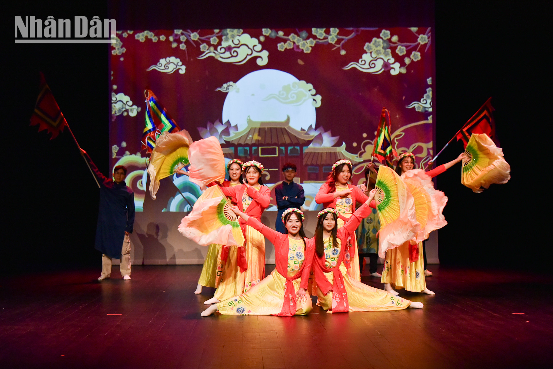 Được thành lập từ năm 2004, hiện đang quy tụ khoảng 50 bạn trẻ đang theo học tại nhiều trường đại học tại thành phố Rennes, Chi hội thanh niên và sinh viên Việt Nam tại địa phương còn thường xuyên tổ chức nhiều hoạt động thiện nguyện, hướng về quê hương Việt Nam.