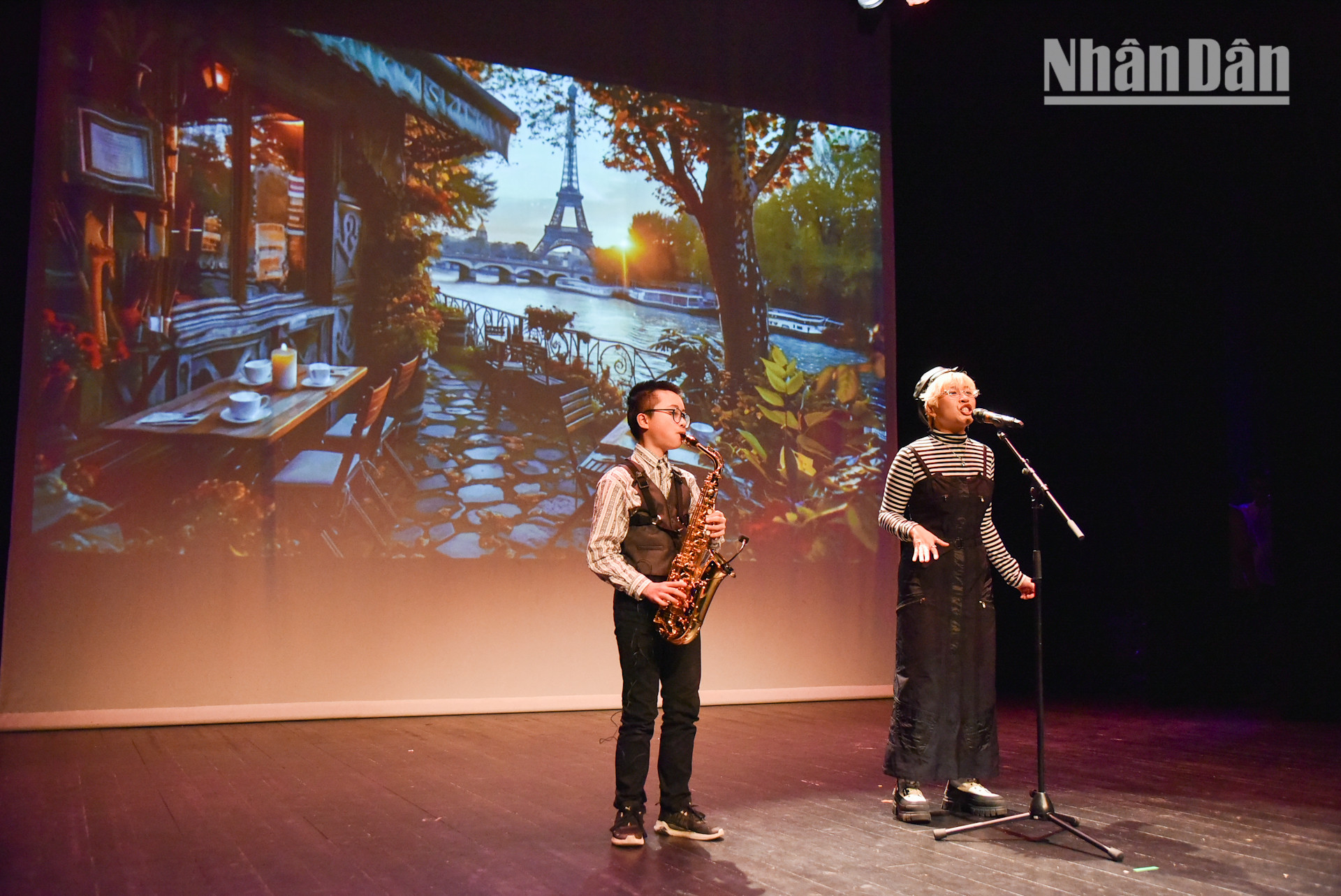 Bước sang năm mới Ất Tỵ, các bạn sinh viên đều có chung tâm trạng, hướng về gia đình ở Việt Nam với những lời chúc sức khỏe, may mắn, hạnh phúc, bình an và một năm mới an khang thịnh vượng. Nhiều bạn trẻ cũng chia sẻ sự mong ngóng nhanh chóng hoàn thành việc học để quay về Việt Nam ăn Tết cùng những người thân.