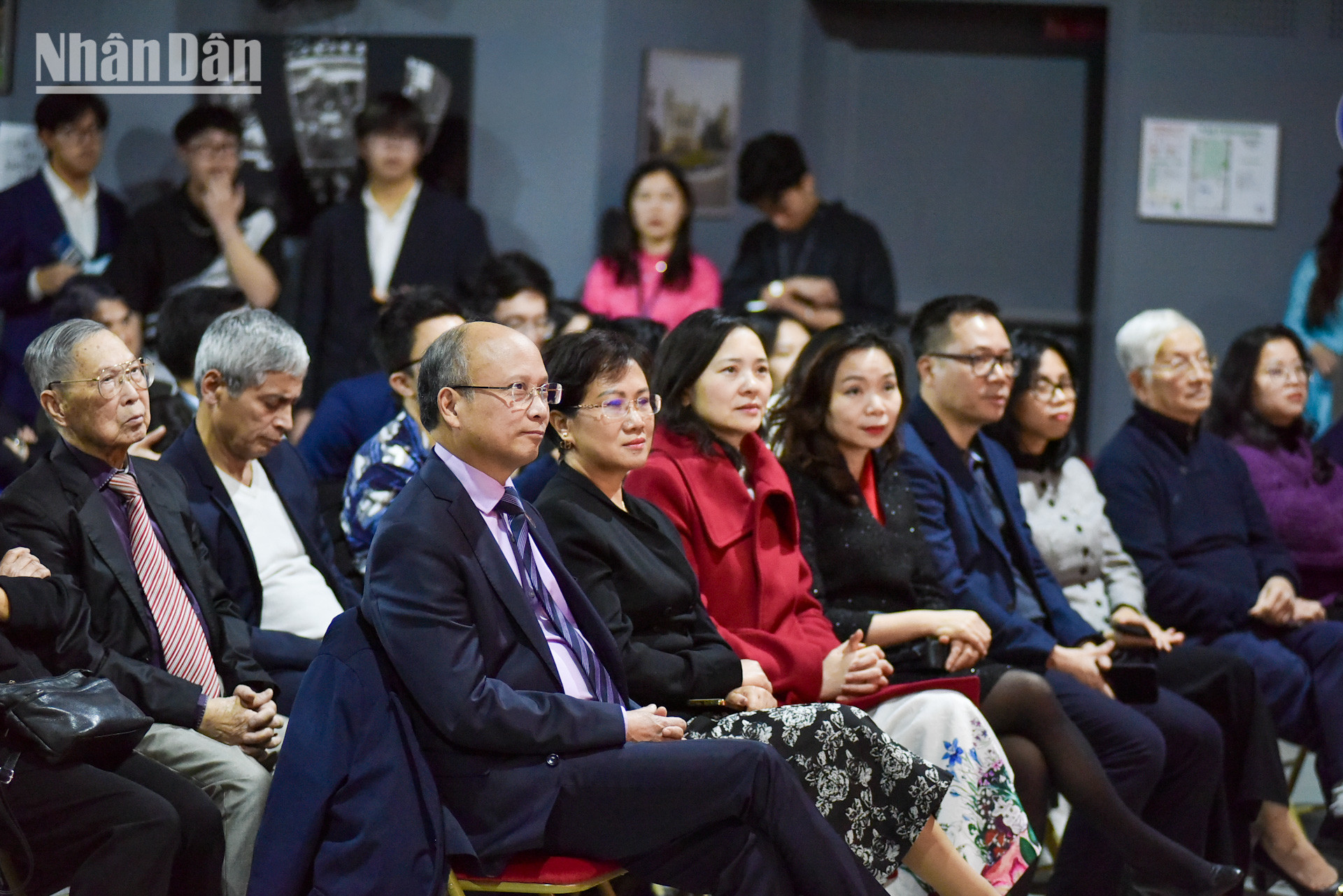 Hơn 40 cộng tác viên của UEVF đã tham gia chuỗi sự kiện trong hai đợt 18-19/1 và 24-26/1, trong đó có thưởng thức những món ăn truyền thống trong không gian Chợ Tết, tự mình học cách gói bánh chưng và tạo nên một không gian ấm cúng trong lòng mỗi bạn trẻ.