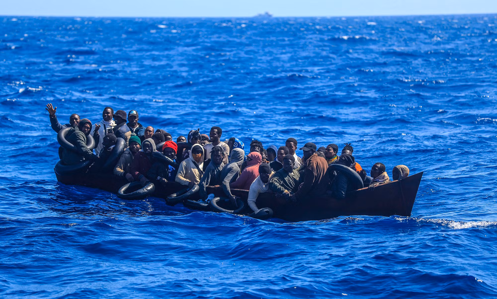 [Ảnh] Giải cứu người tị nạn ở Địa Trung Hải