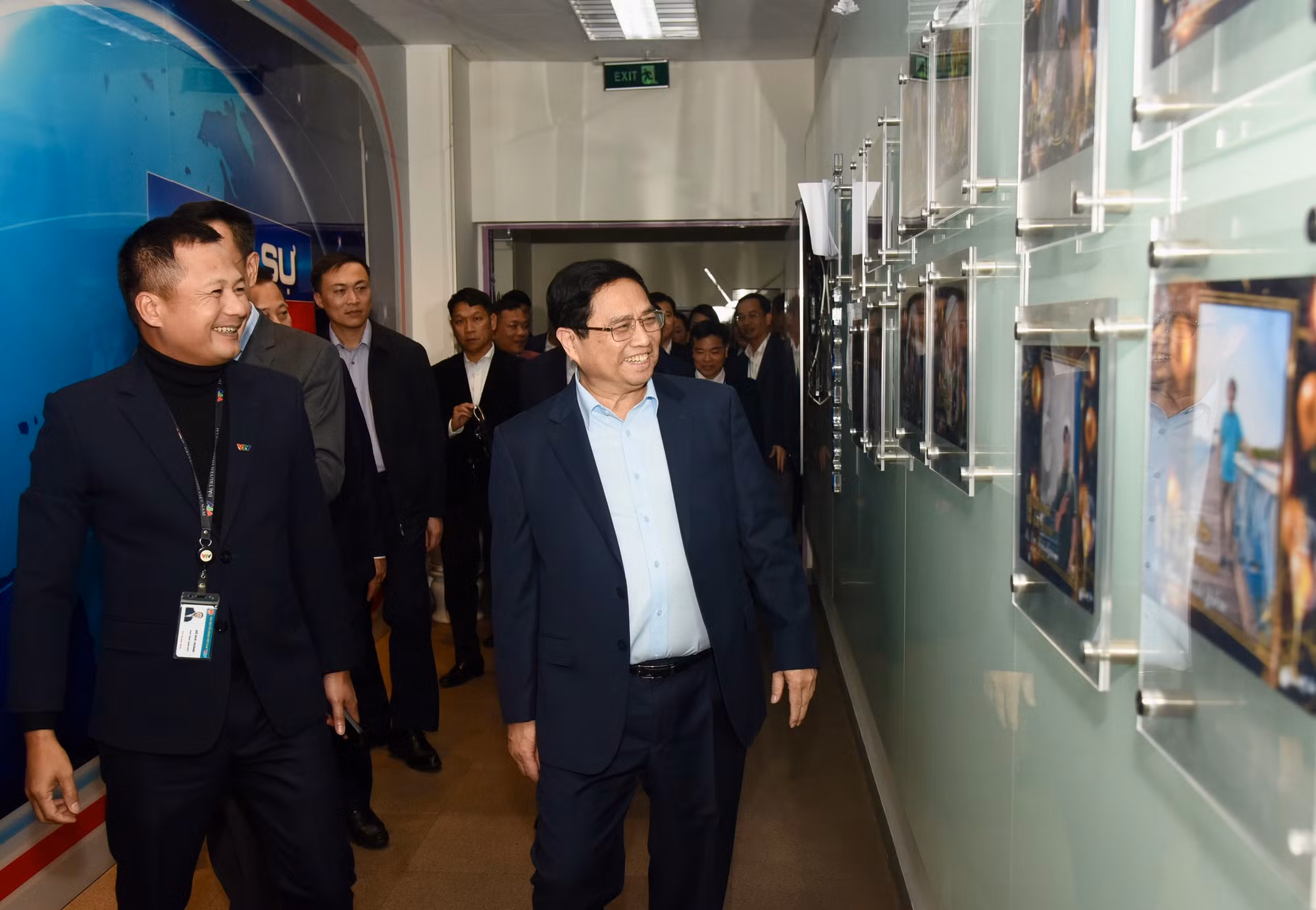 Thủ tướng Phạm Minh Chính kiểm tra công tác trực thông tin tại Đài Truyền hình Việt Nam.