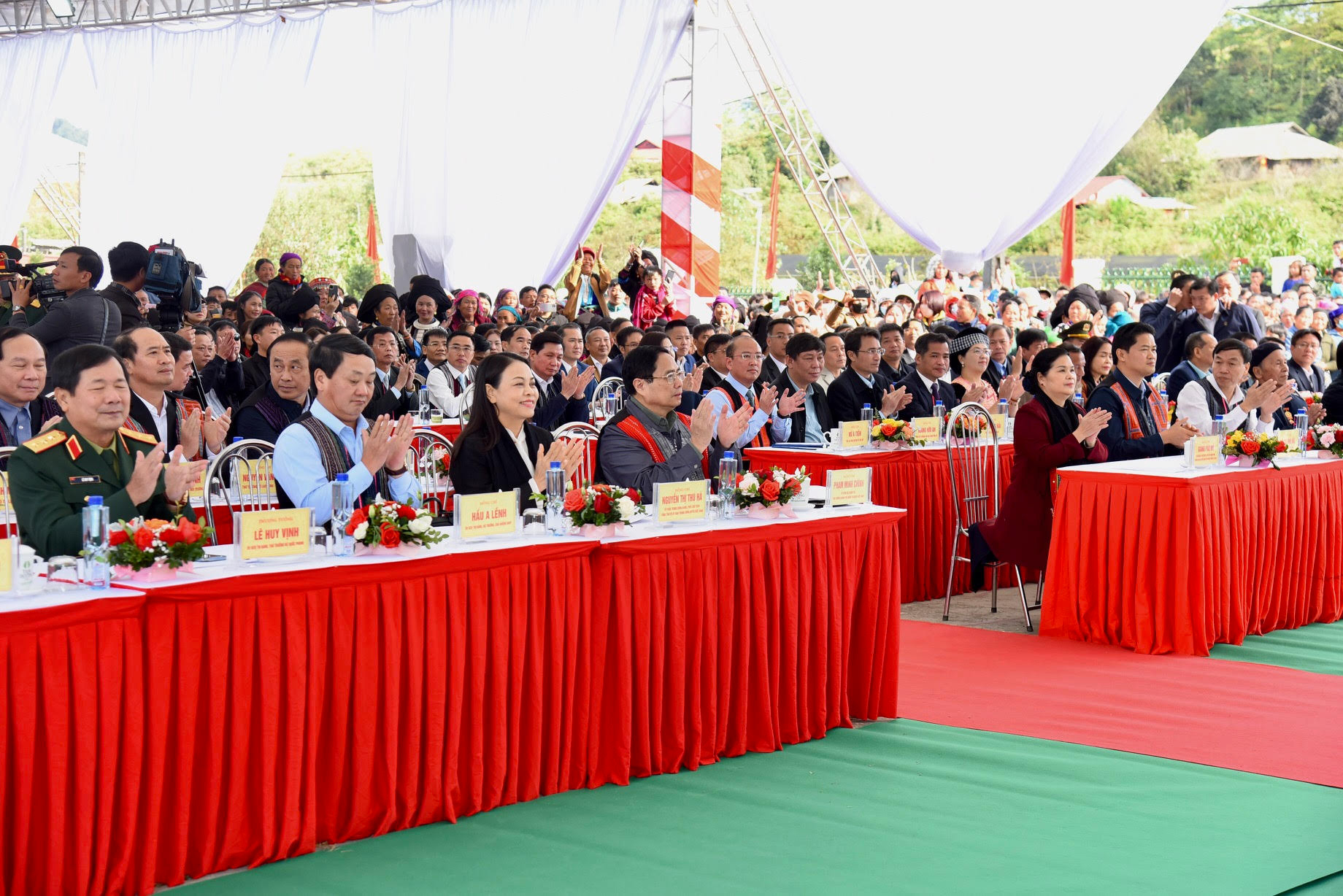 Thủ tướng Chính phủ Phạm Minh Chính và các đại biểu tham dự Ngày hội Đại đoàn kết toàn dân tộc.