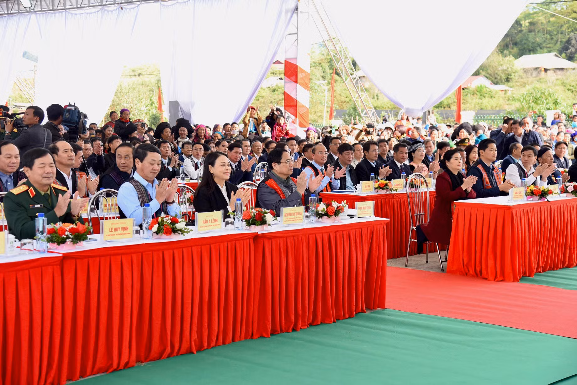 Thủ tướng Chính phủ Phạm Minh Chính và các đại biểu tham dự Ngày hội Đại đoàn kết toàn dân tộc.