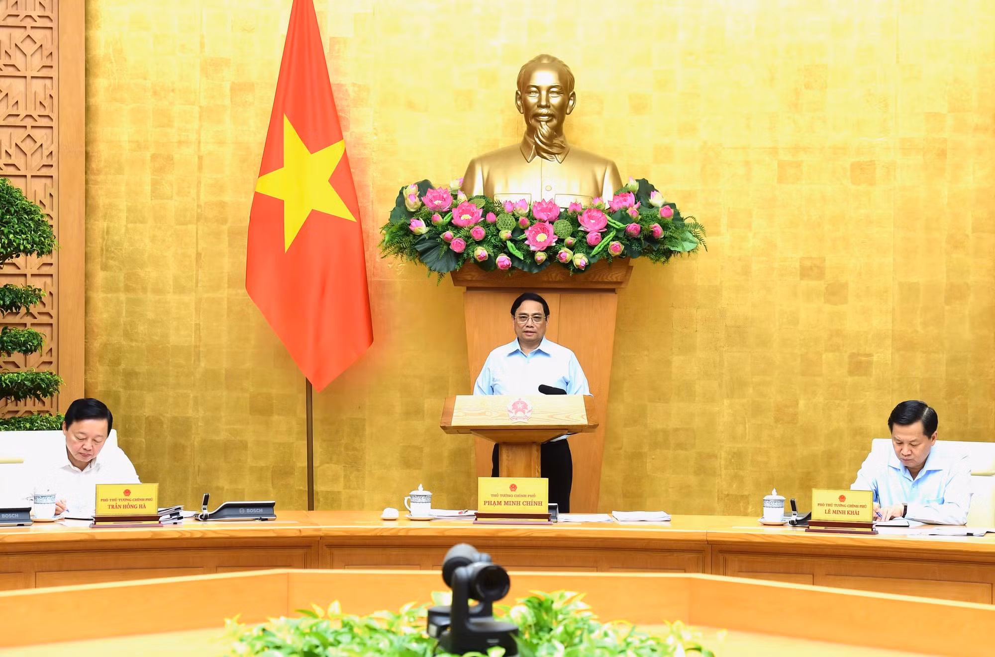 Thủ tướng Phạm Minh Chính dự và chủ trì phiên họp.