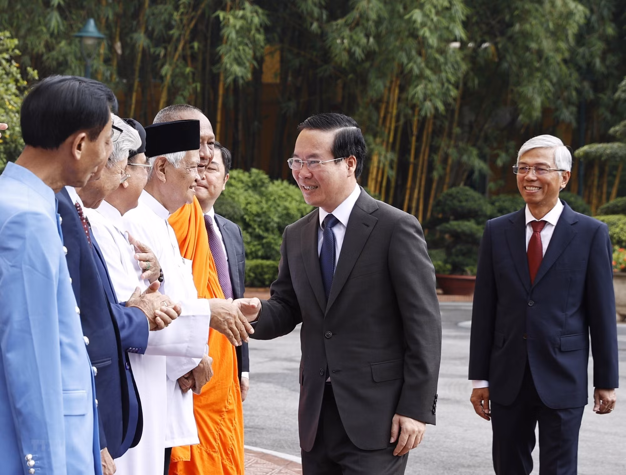 Chủ tịch nước Võ Văn Thưởng và các đại biểu. (Ảnh: Thống Nhất/TTXVN)