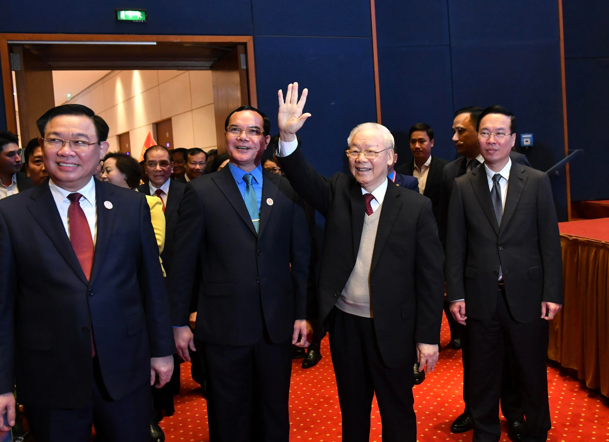 Tổng Bí thư Nguyễn Phú Trọng, Chủ tịch nước Võ Văn Thưởng, Chủ tịch Quốc hội Vương Đình Huệ và các đại biểu dự đại hội.