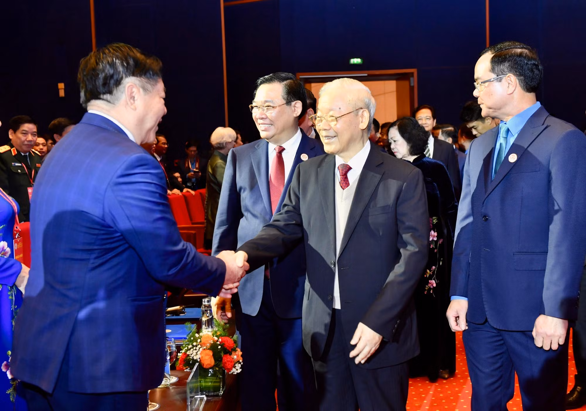 Tổng Bí thư Nguyễn Phú Trọng và các đại biểu dự đại hội.