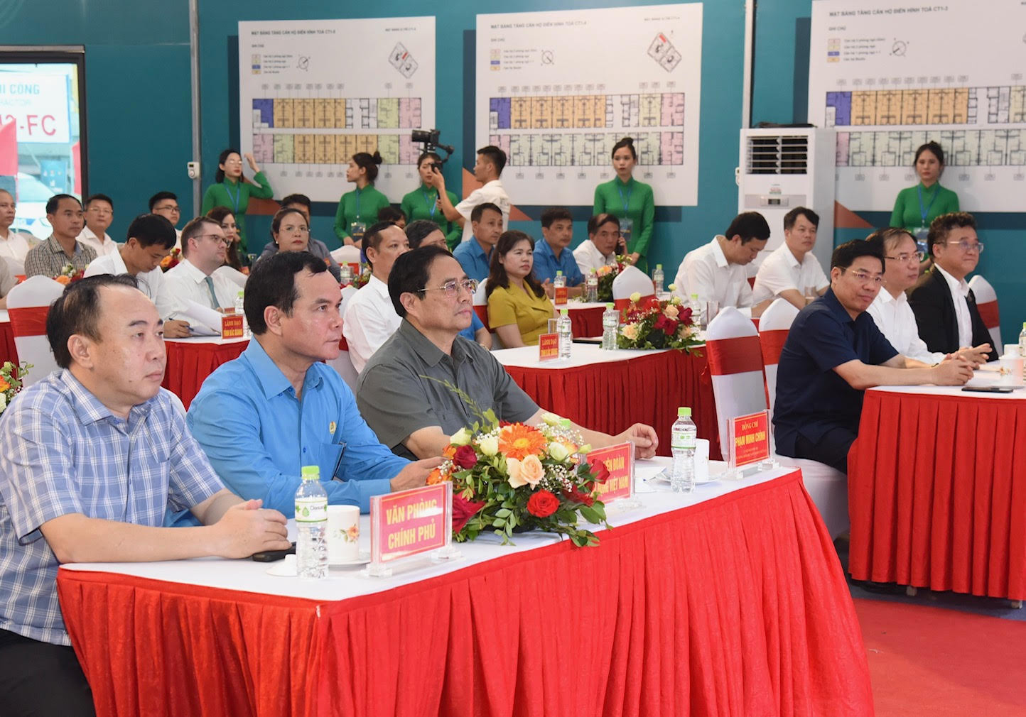 Thủ tướng Phạm Minh Chính và các đại biểu tham dự lễ khởi công.